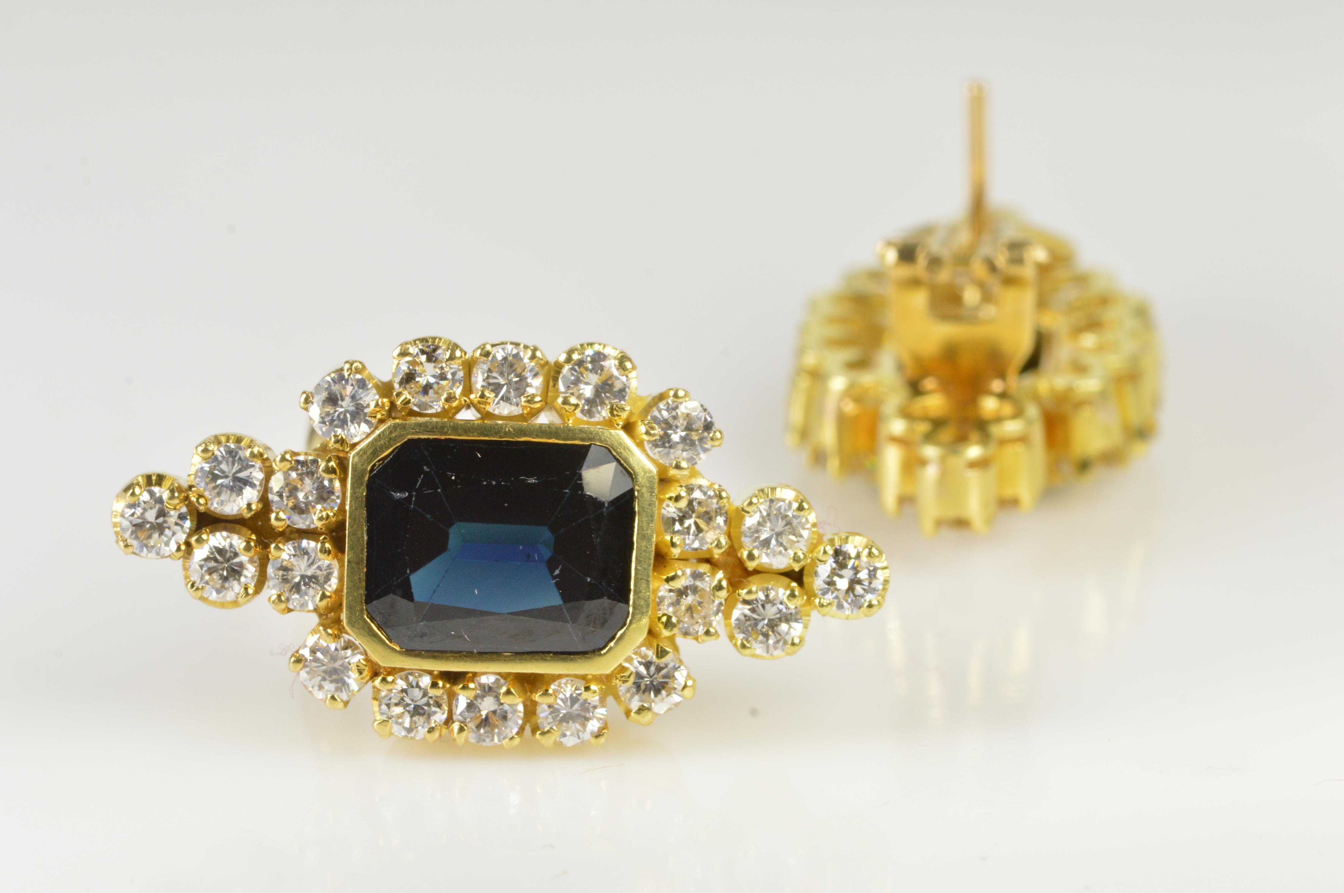 Sapphire Diamond Gold Earrings In Good Condition For Sale In Frederick, MD