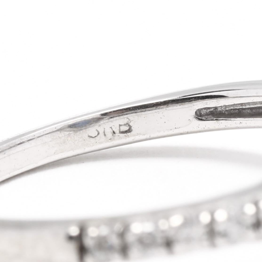 Bague de fiançailles halo de saphirs et diamants, or blanc 14 carats Unisexe en vente