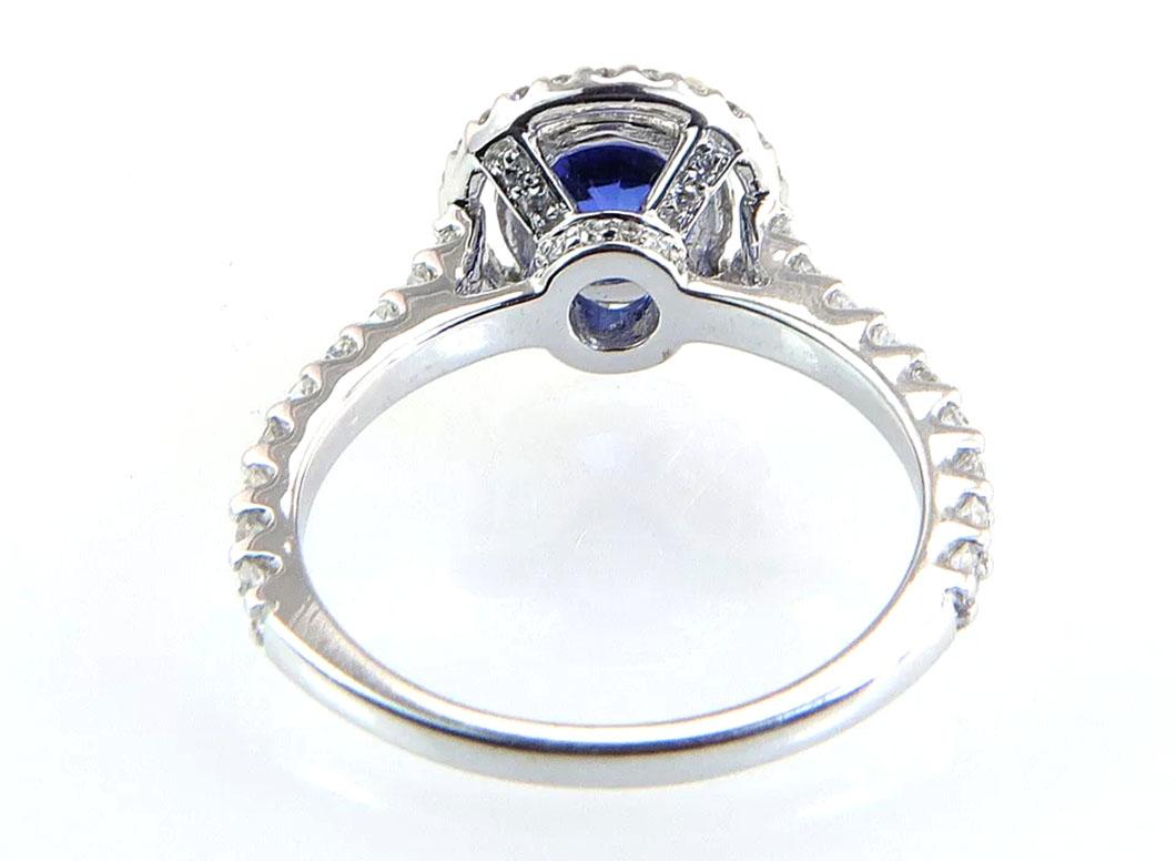 Bague de fiançailles halo de saphirs et diamants 1,64 carat, pierre de naissance en or blanc 14 carats Pour femmes en vente