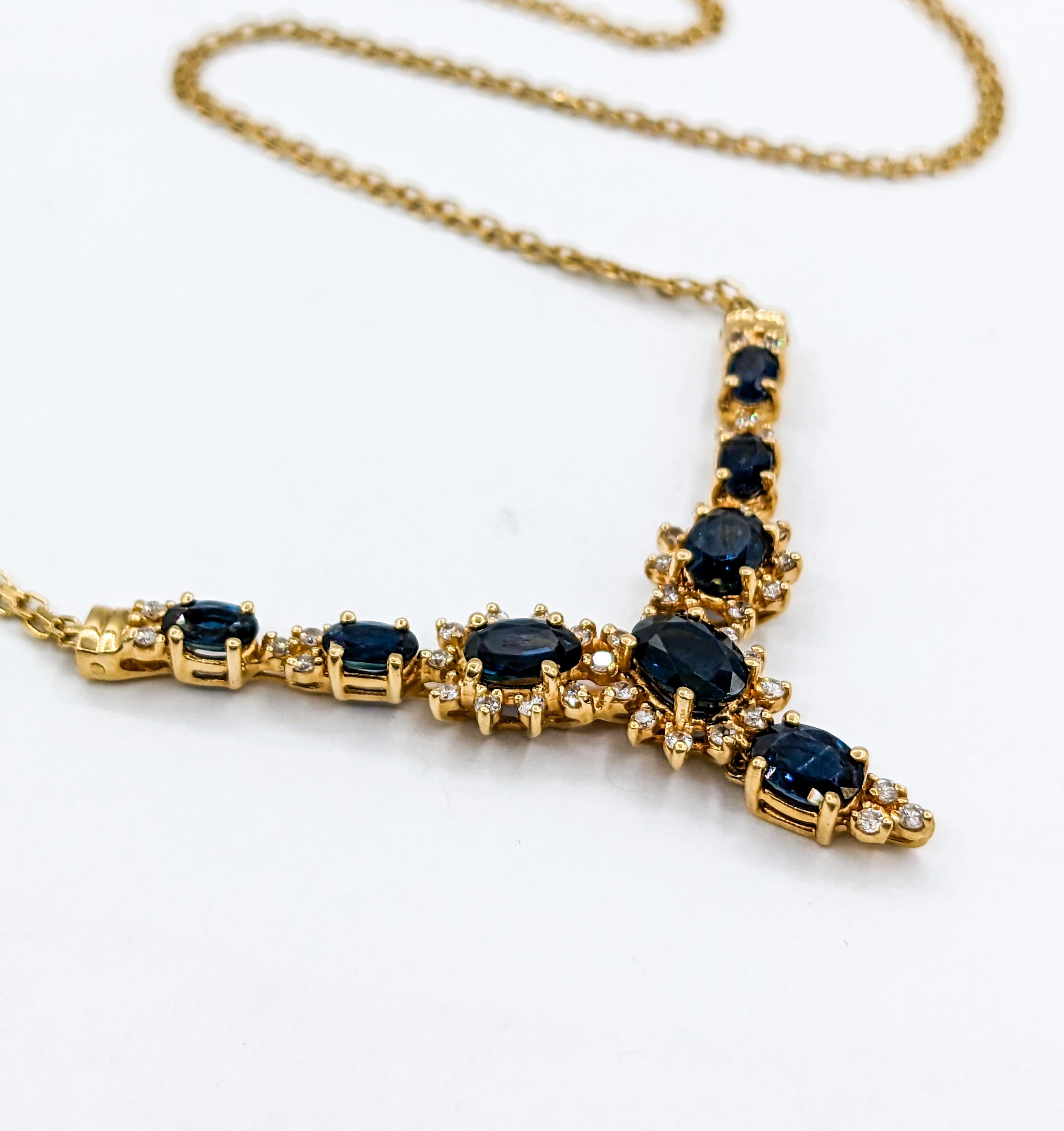 Sapphire & Diamond Halo Necklace in Yellow Gold In Excellent Condition For Sale In Bloomington, MN
