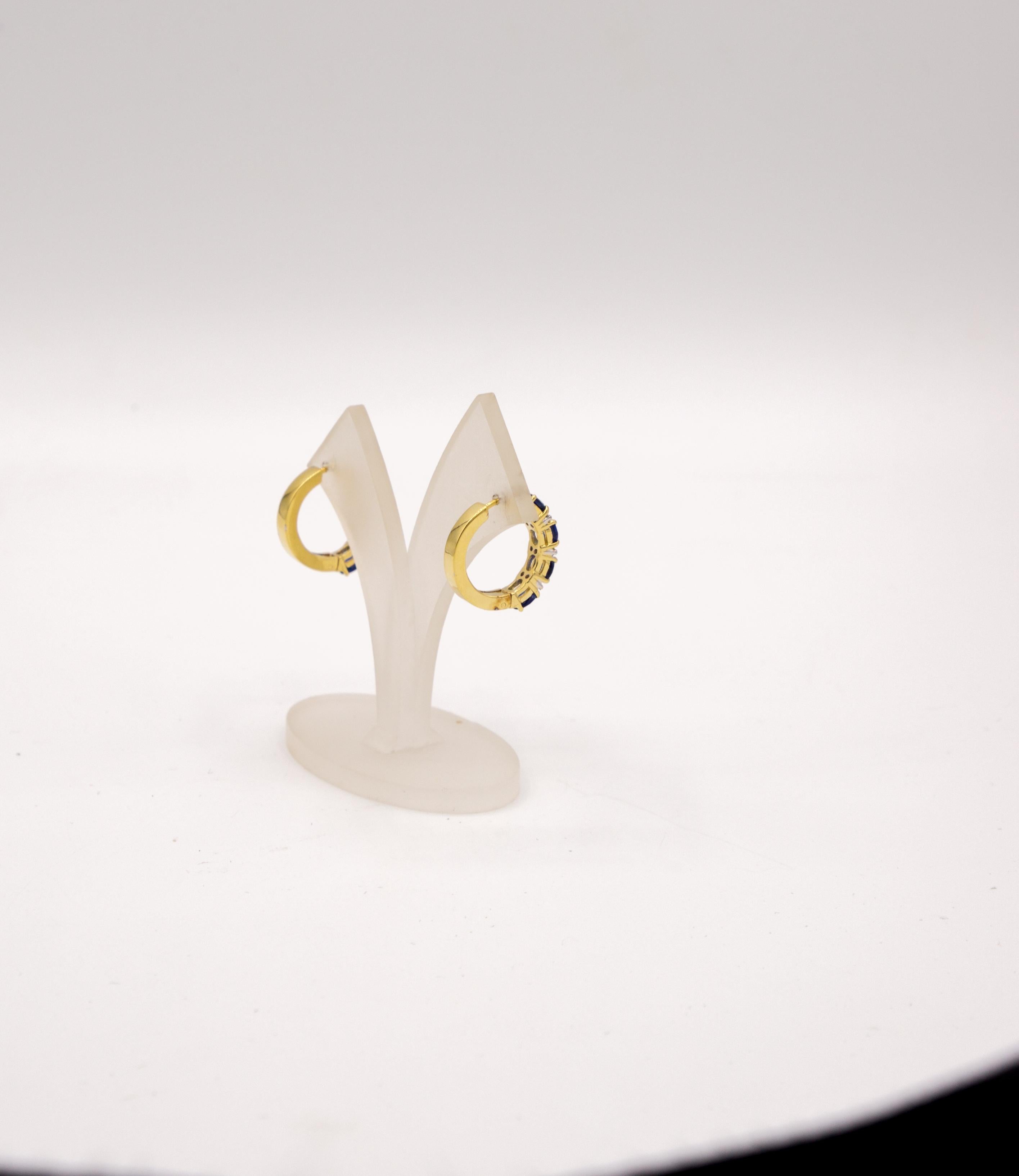 sapphire diamond hoop earrings 18 k gold For Sale 2