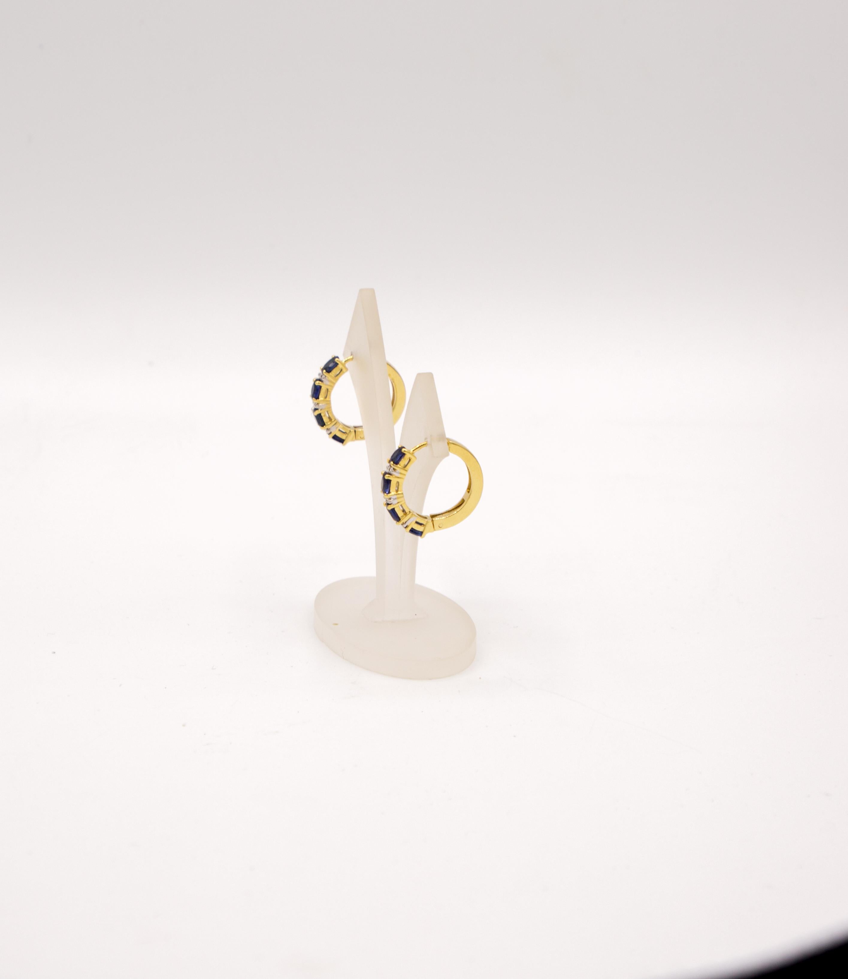 sapphire diamond hoop earrings 18 k gold For Sale 3