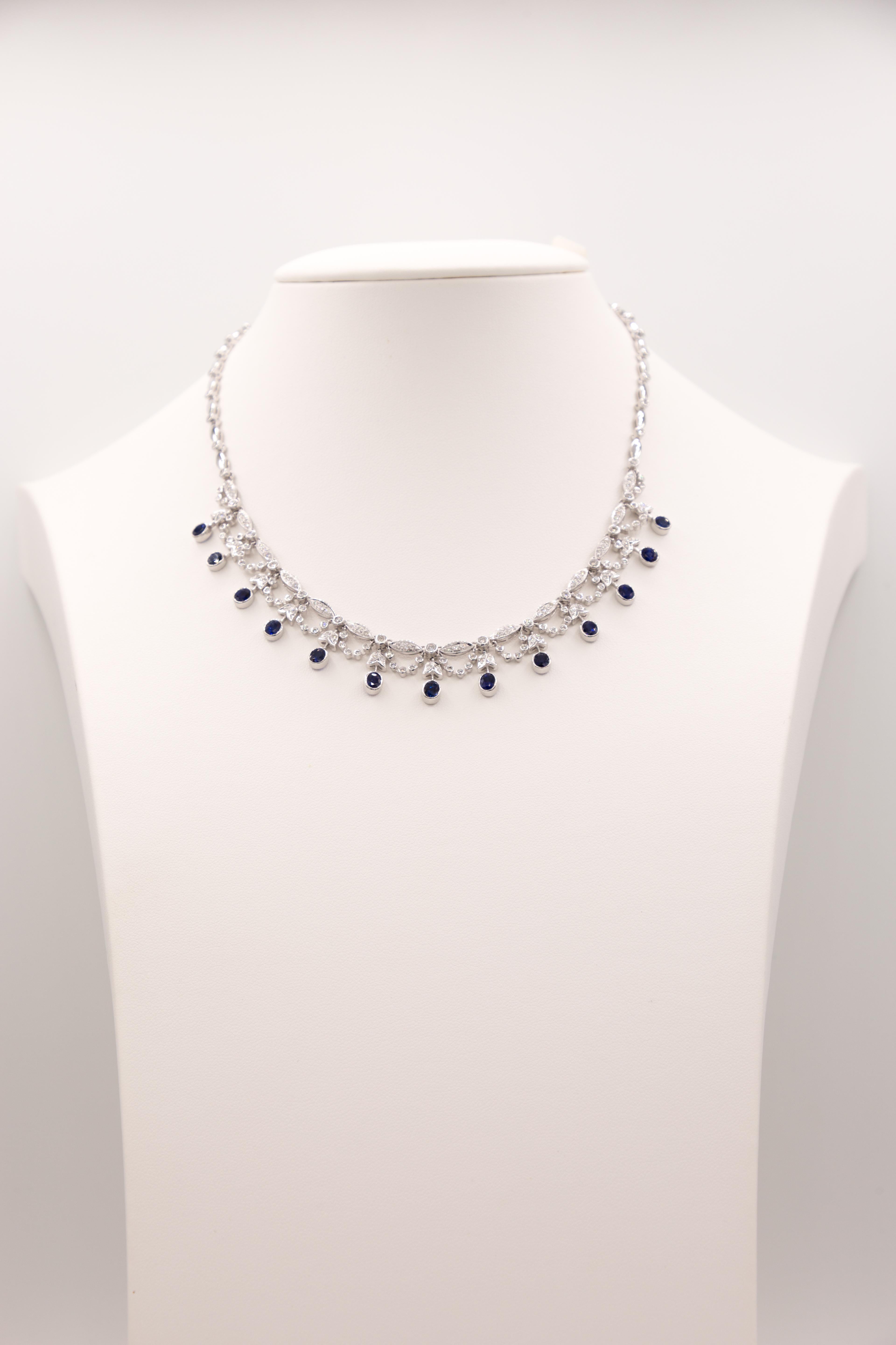 Donna Collana con zaffiro e diamanti 18 K. in vendita