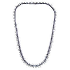 Collier en saphir et diamants, or blanc 18 carats