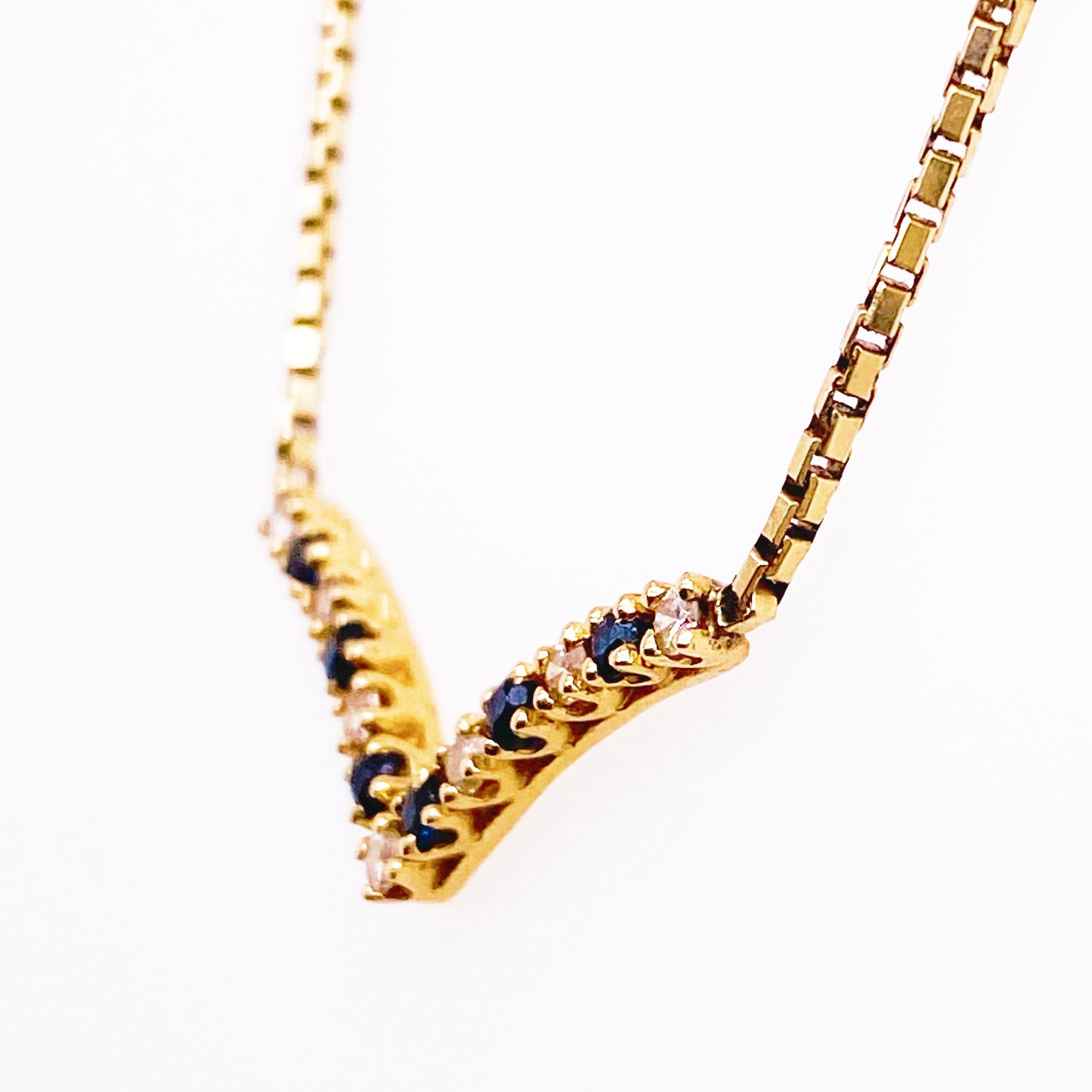 Saphir-Diamant-Halskette, Blauer Saphir, V-Halskette, Chevron, Schwere Box-Kette (Moderne) im Angebot