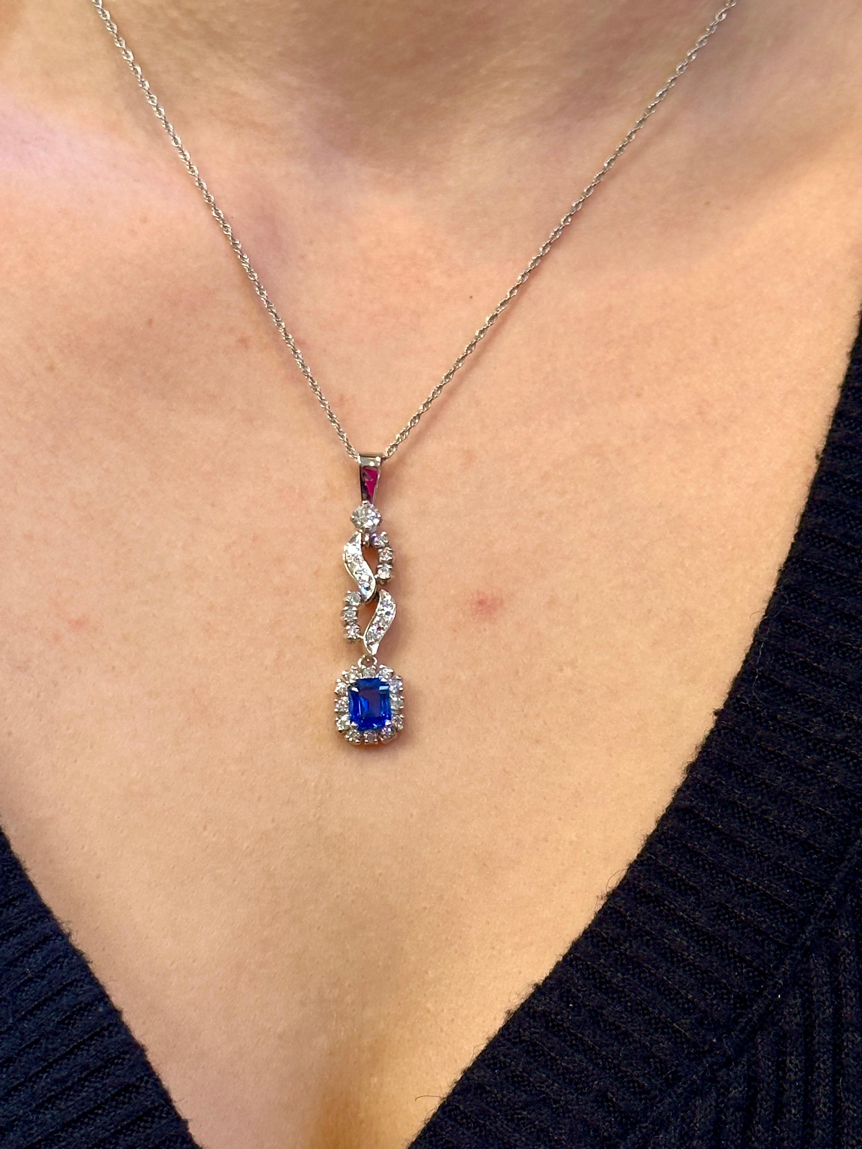 Sapphire & Diamond Necklace/ Pendant 14 Karat White Gold with Chain For Sale 5