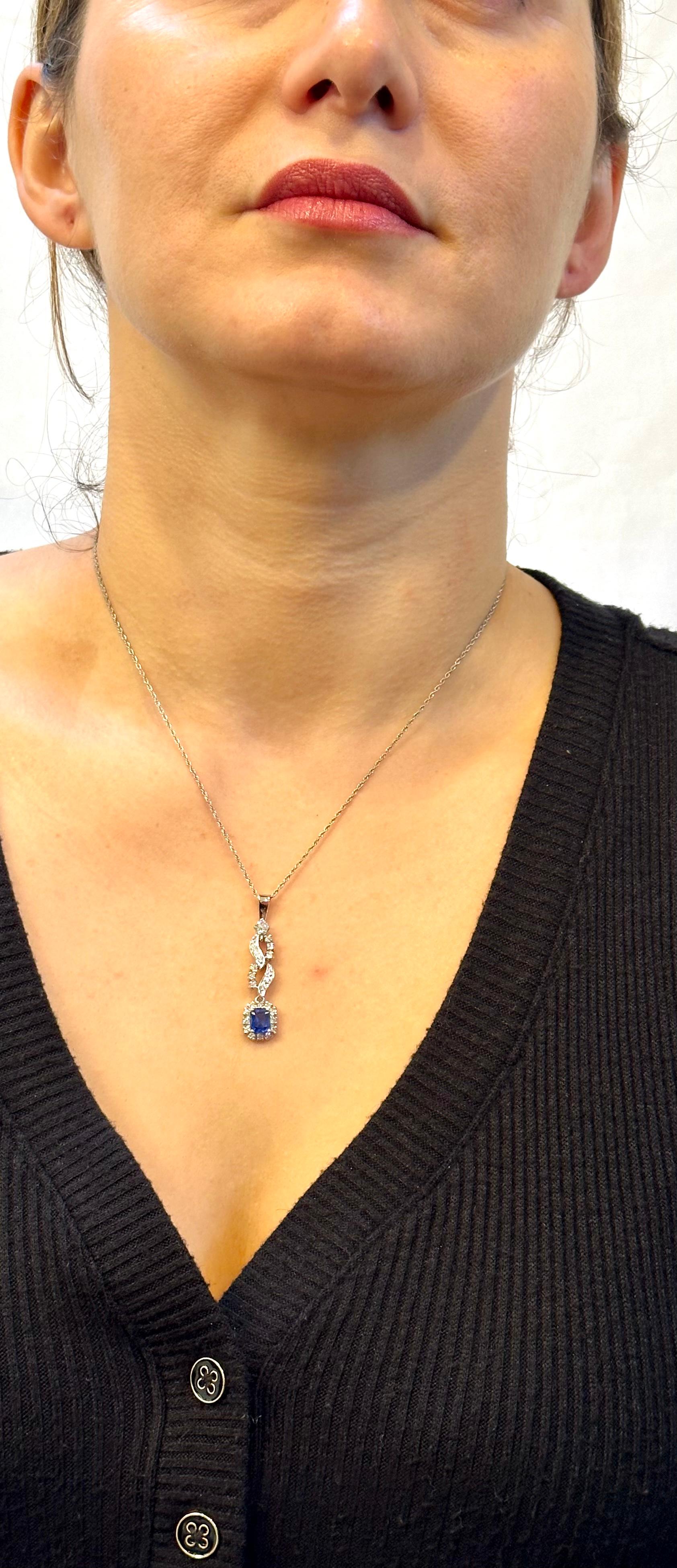 Sapphire & Diamond Necklace/ Pendant 14 Karat White Gold with Chain For Sale 3