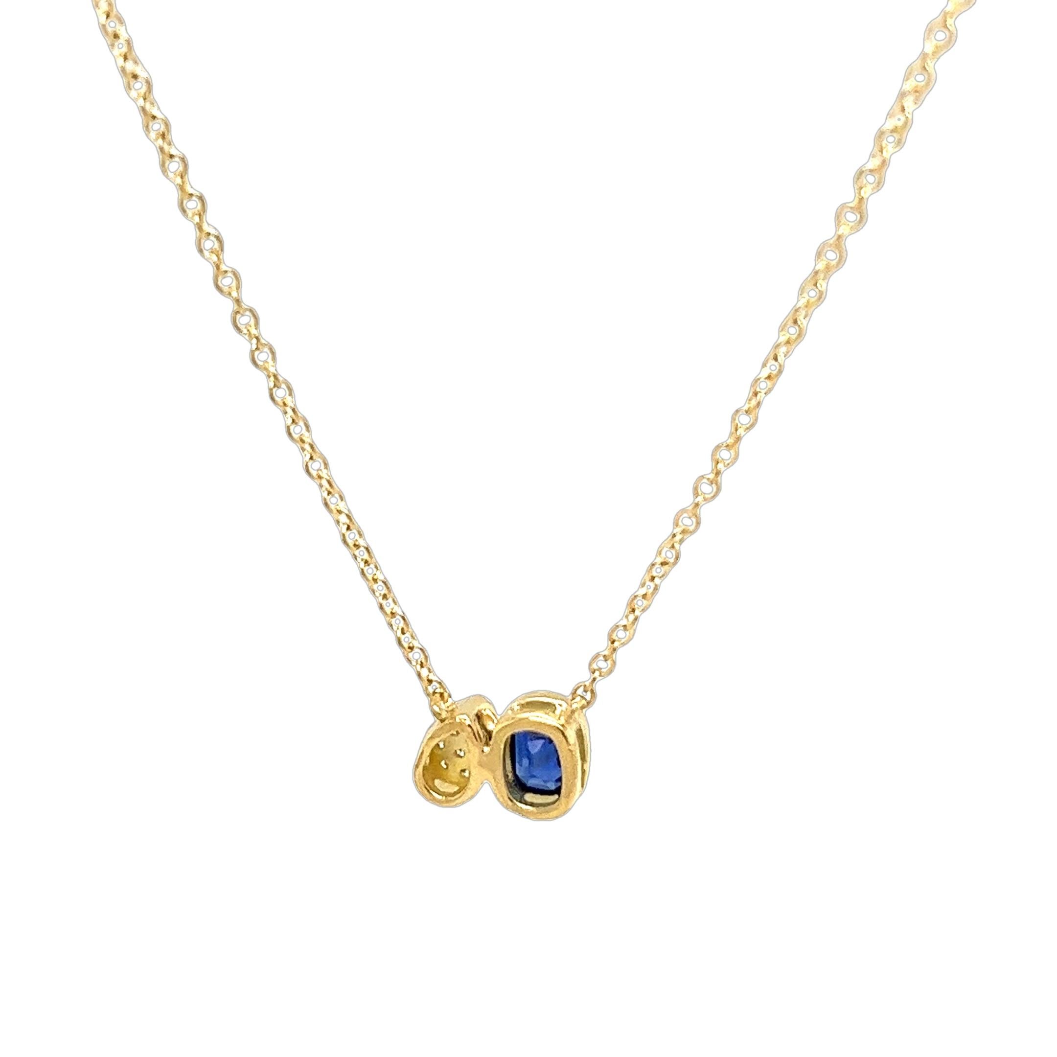 Taille ovale Pendentif saphir et diamant en or jaune 18ct, sur chaîne en or 18ct en vente