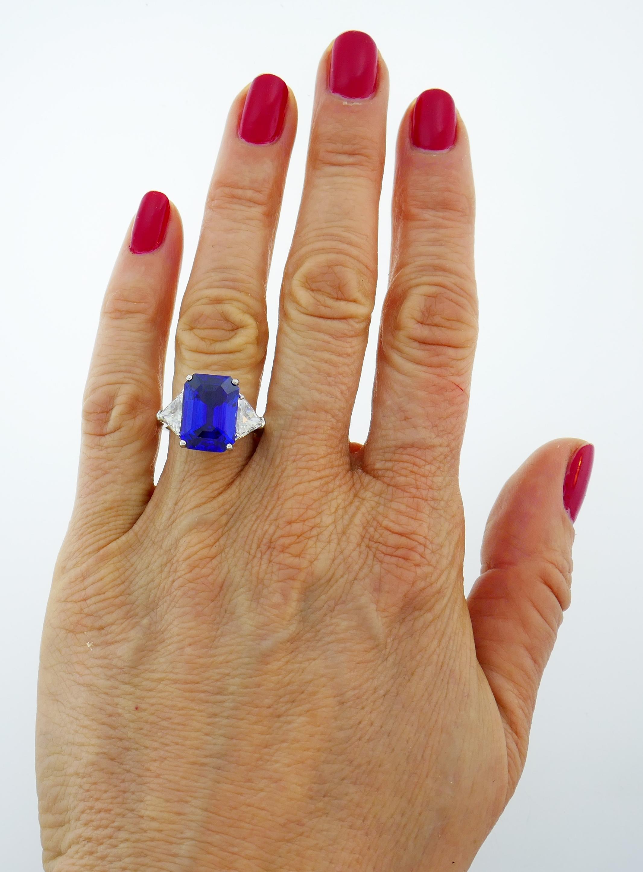 Sapphire Diamond Platinum Three-Stone Ring 8.40 Carat GIA Report In Excellent Condition In Beverly Hills, CA