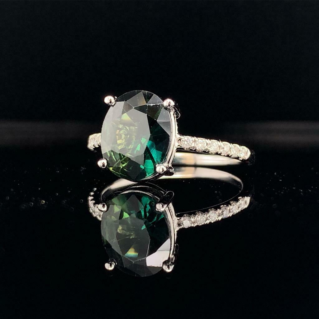 Bague en or blanc 14 carats avec saphir et diamant certifiée TCW de 2,8 carats en vente 2