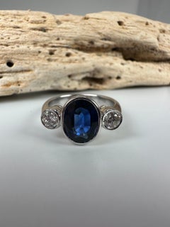 Sapphire Diamond Ring 18 Karat White Gold 2.20 Carat Rare Three Stone Ring