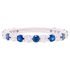 Bague empilable en or blanc 18 carats, saphirs et diamants, saphir bleu