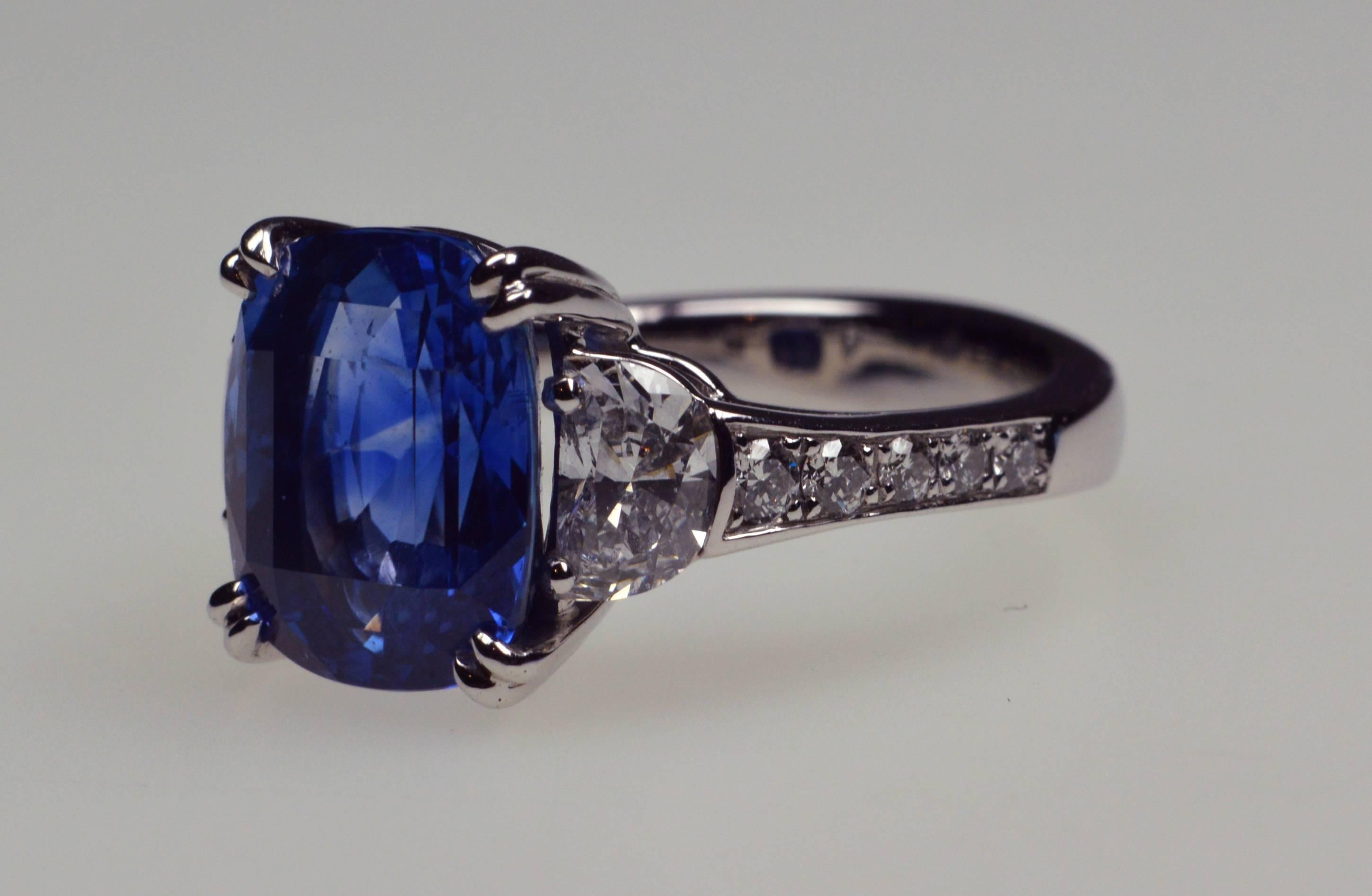 Modern Sapphire Diamond Ring For Sale