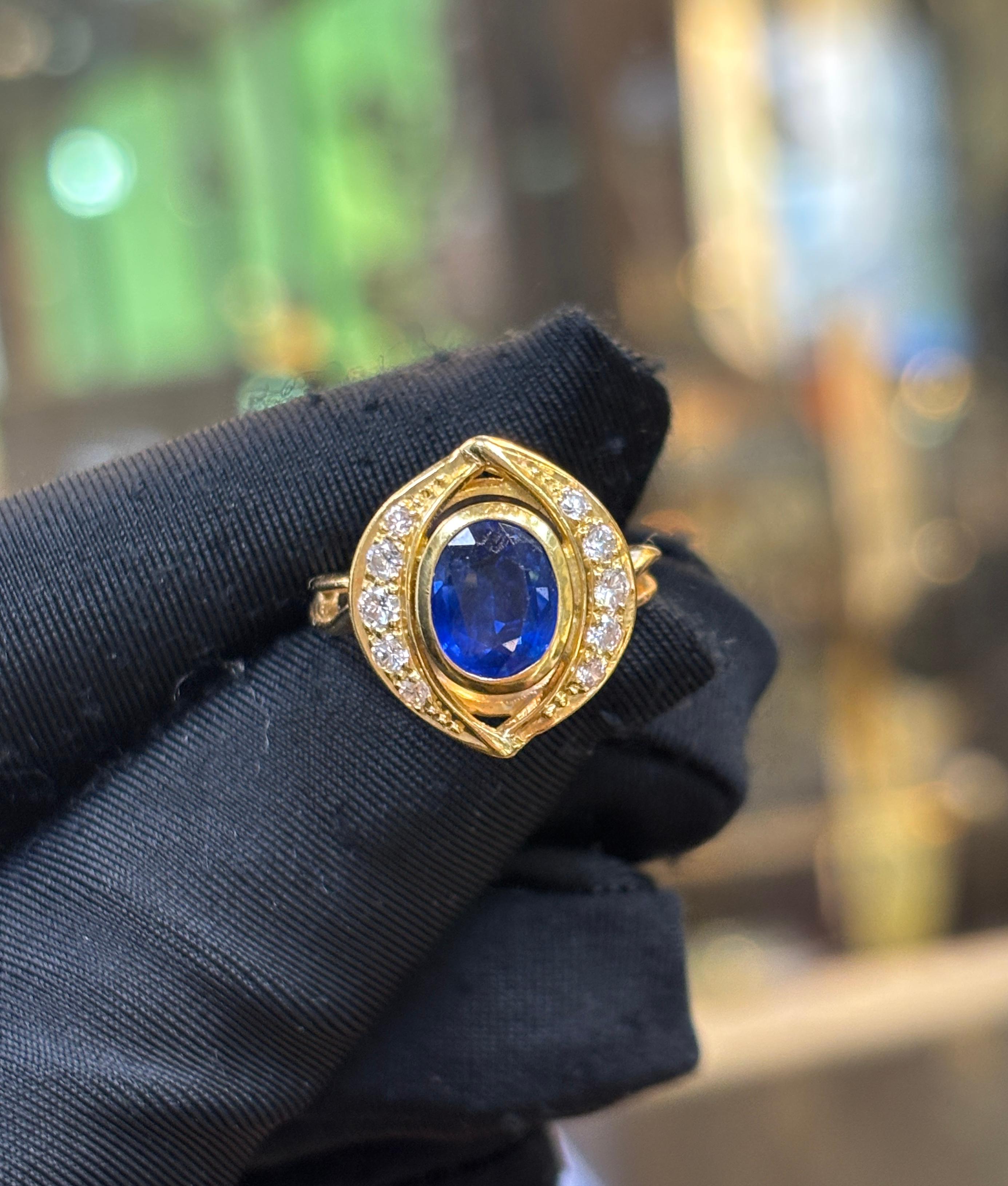 Sapphire & Diamond Ring In Excellent Condition For Sale In New York, NY