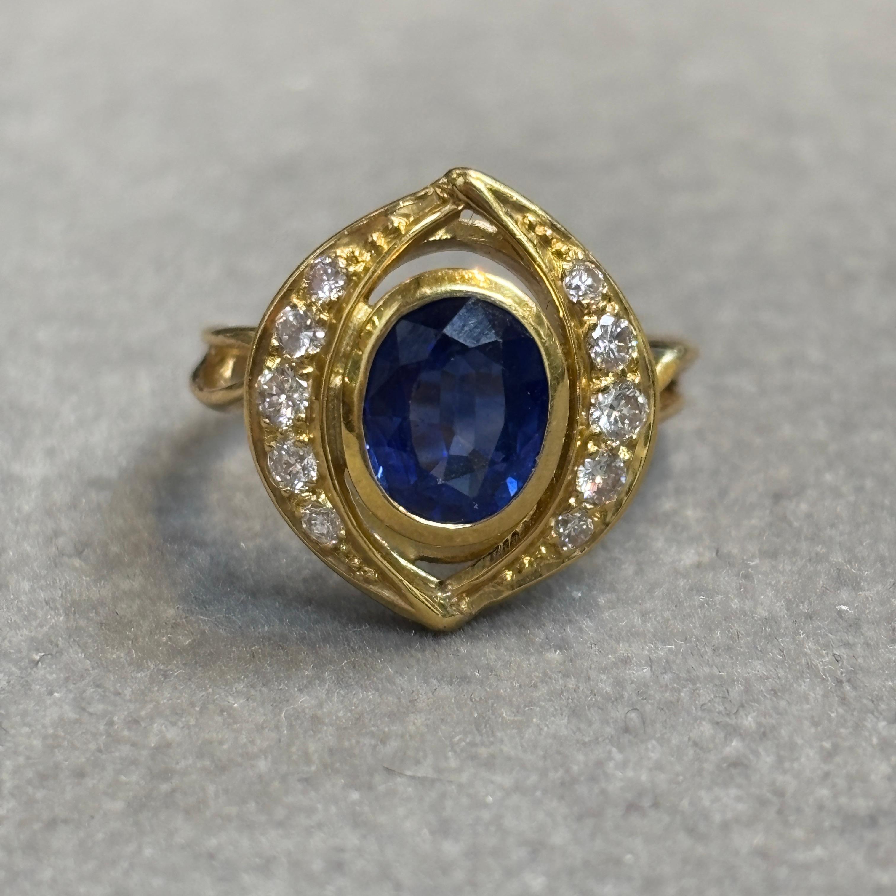 Sapphire & Diamond Ring For Sale 4