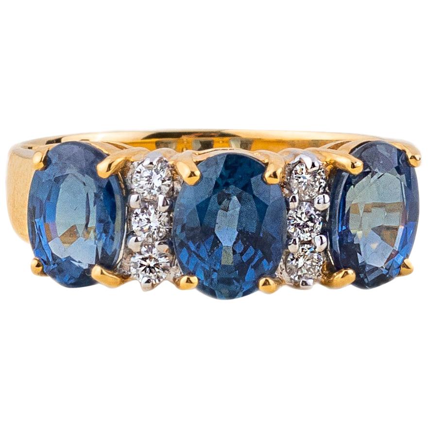 Sapphire Diamond Ring in 18 Karat Gold For Sale