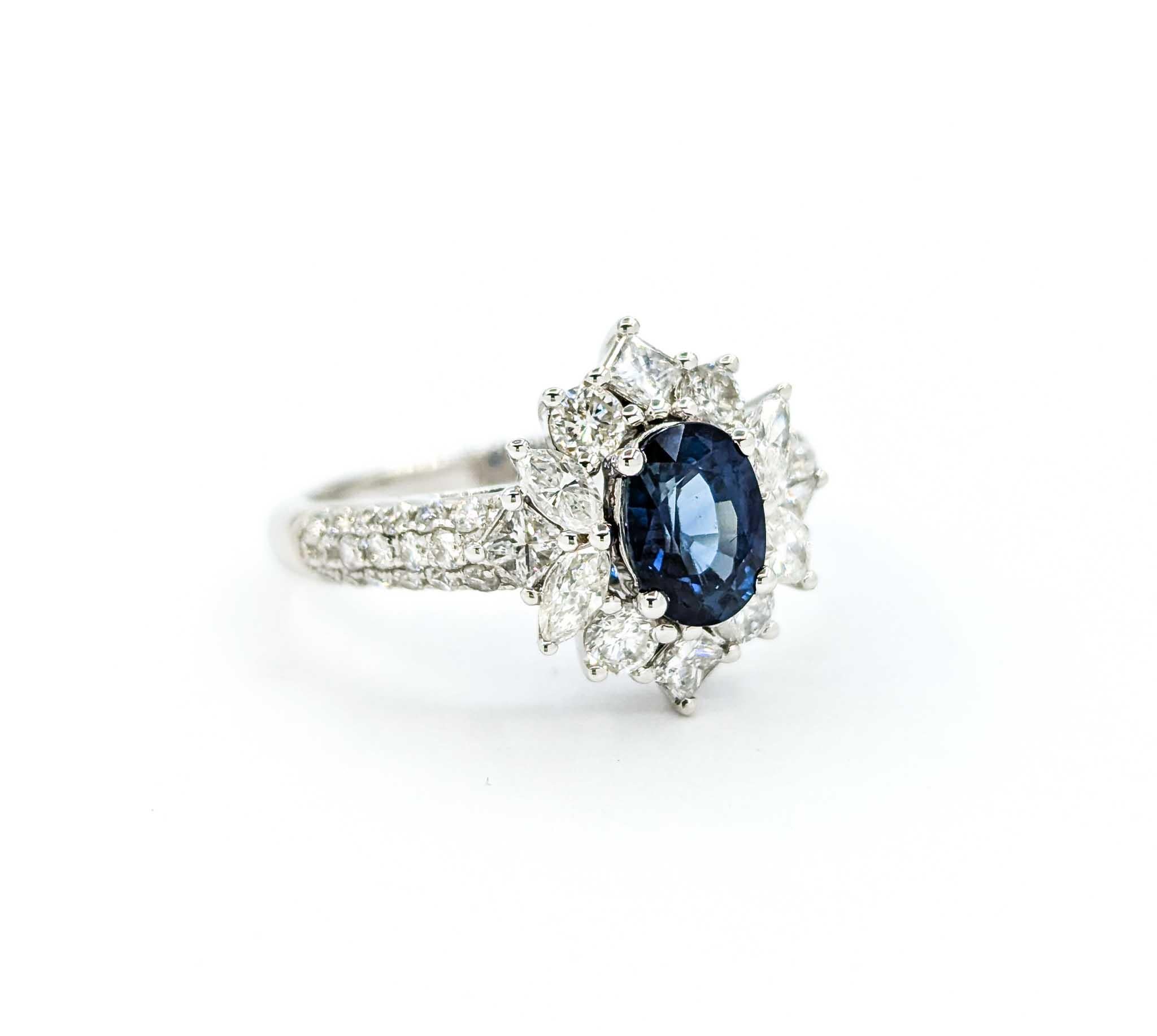 Anello con zaffiro e diamanti in oro bianco 18 carati in vendita 1