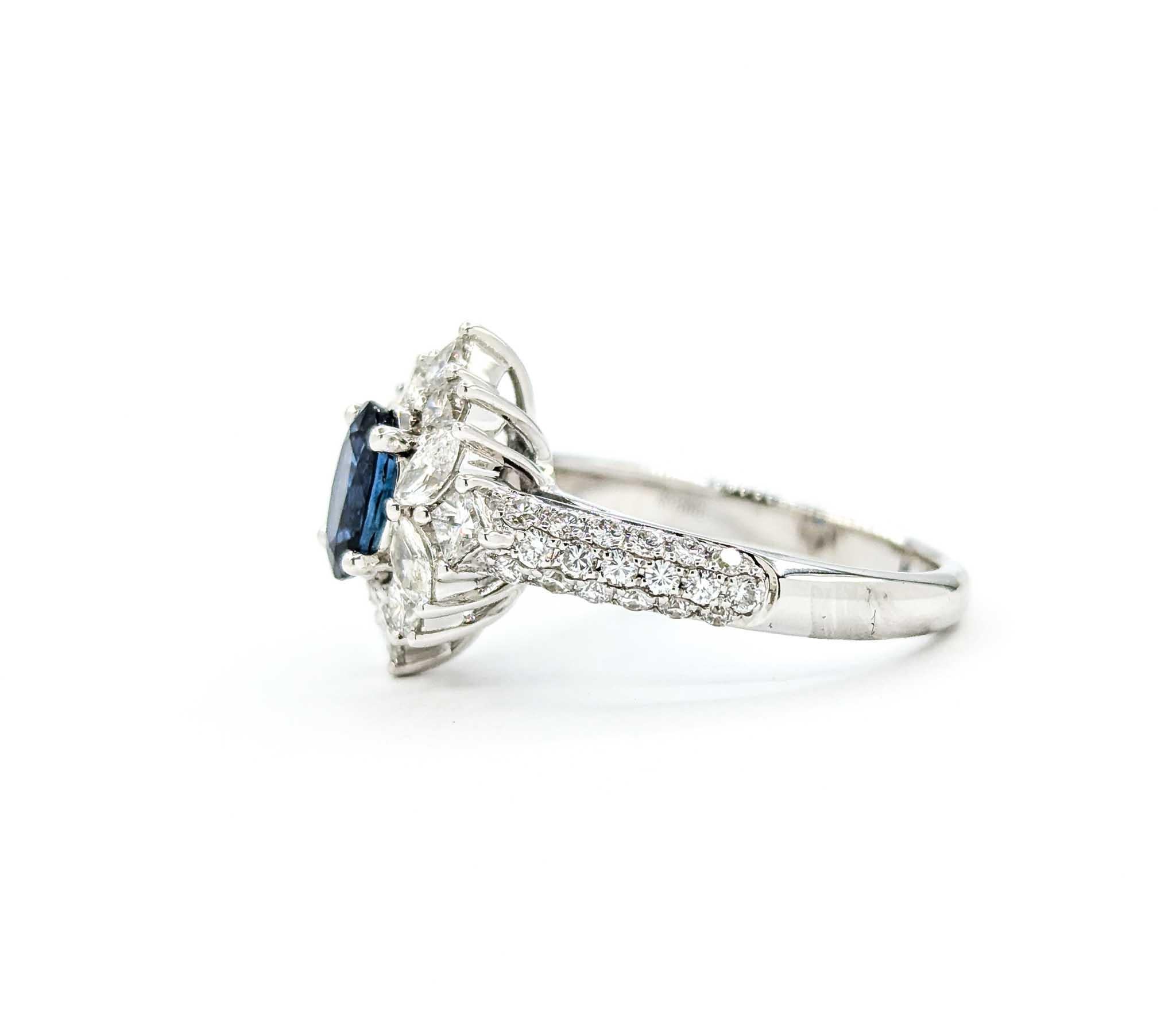Anello con zaffiro e diamanti in oro bianco 18 carati in vendita 4