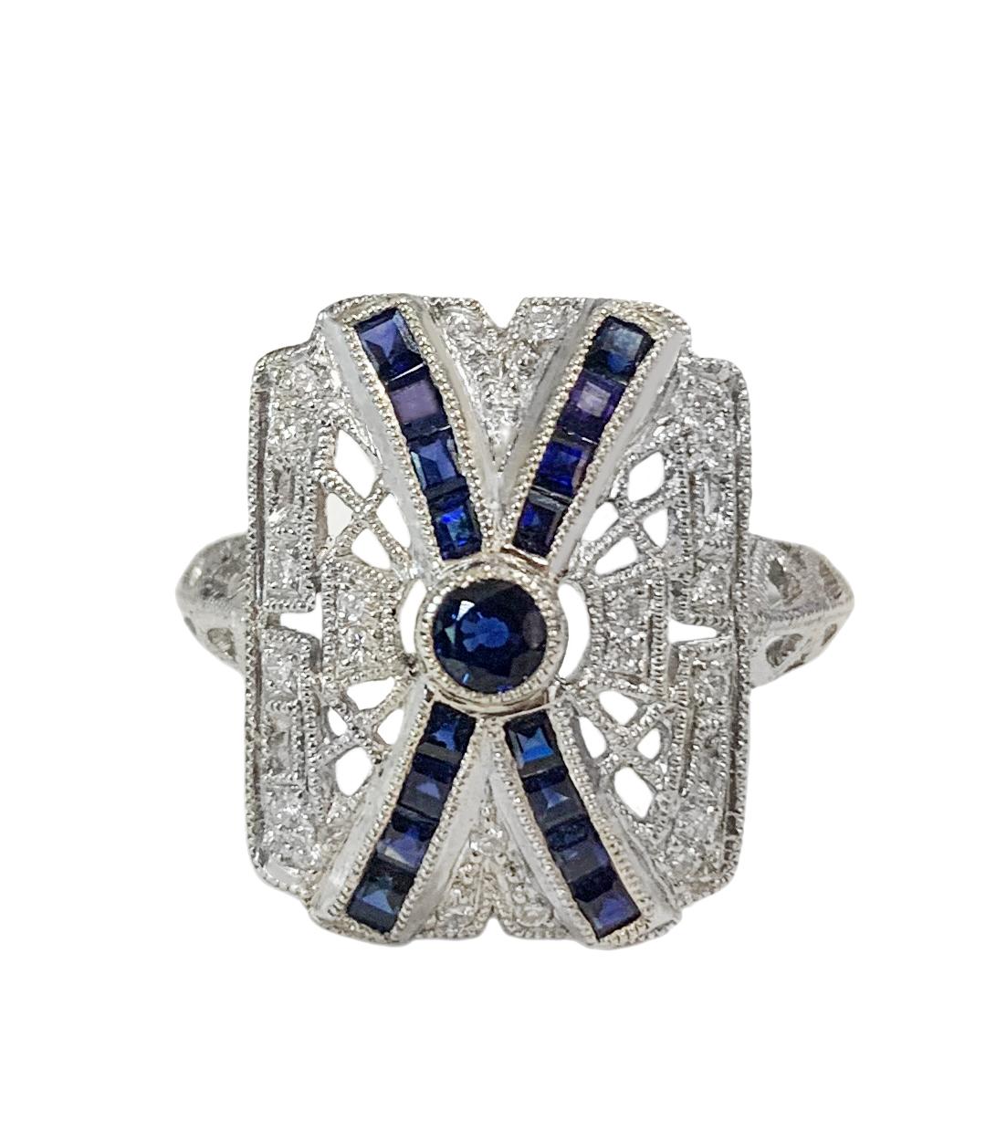 Sapphire & Diamond  Ring In Platinum  In New Condition For Sale In New York, NY