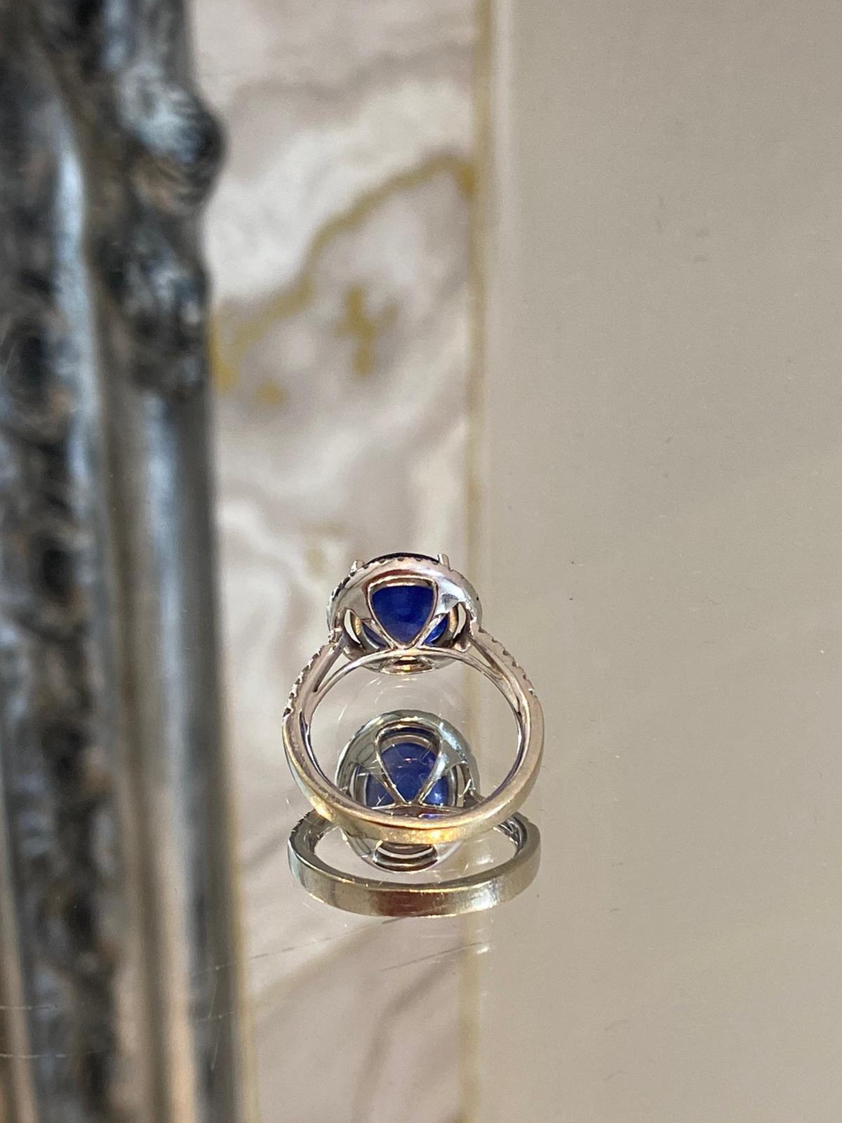 Sapphire & Diamond Ring Set In 18k White gold In Excellent Condition For Sale In London, GB