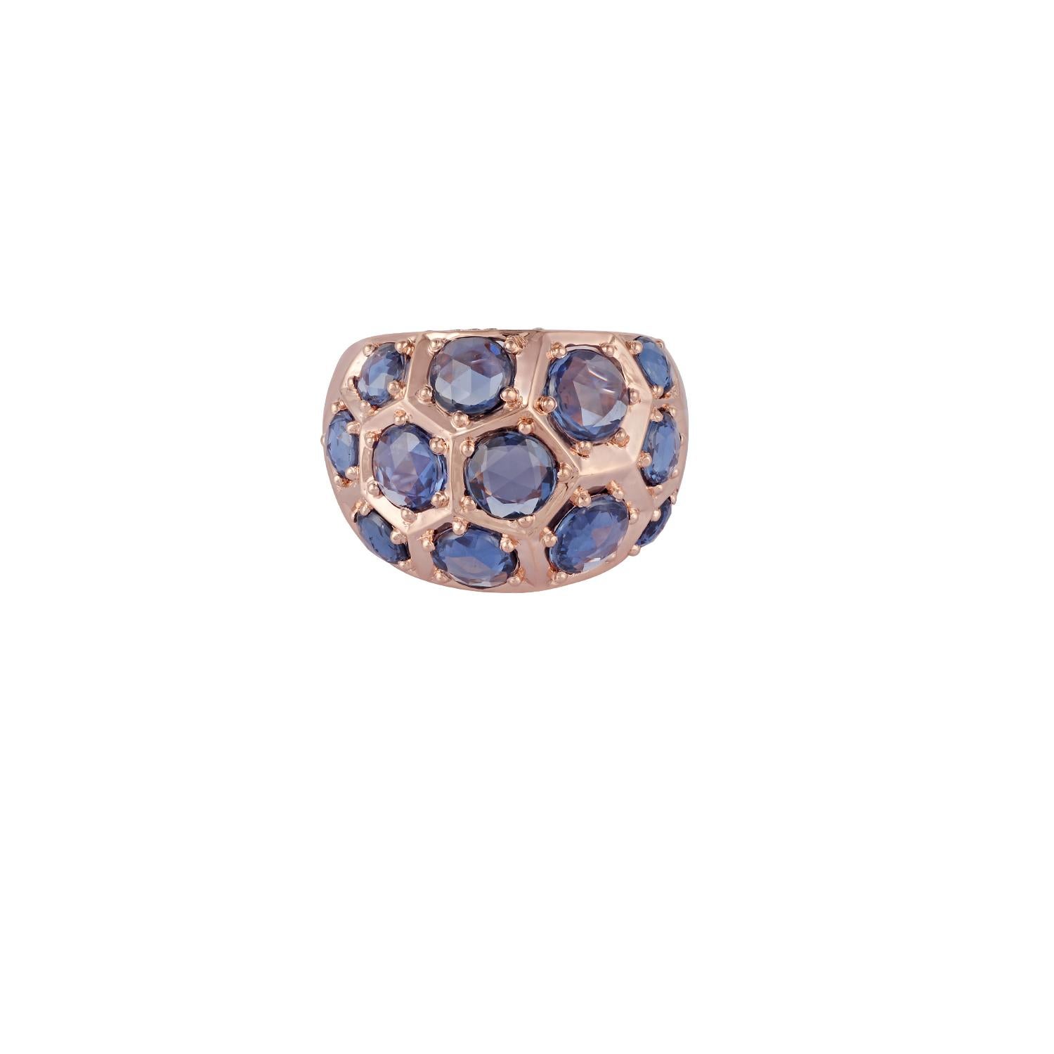 Dies ist ein exklusiver Saphir & Diamant-Ring in 18k Roségold mit 12 Stück rund geformt Rose geschnitten Saphire Gewicht 7,77 Karat mit 50 Stück rund geformt Diamanten Gewicht 0,25 Karat, diese gesamte Ring in 18k Roségold Gewicht 11,56 Gramm,