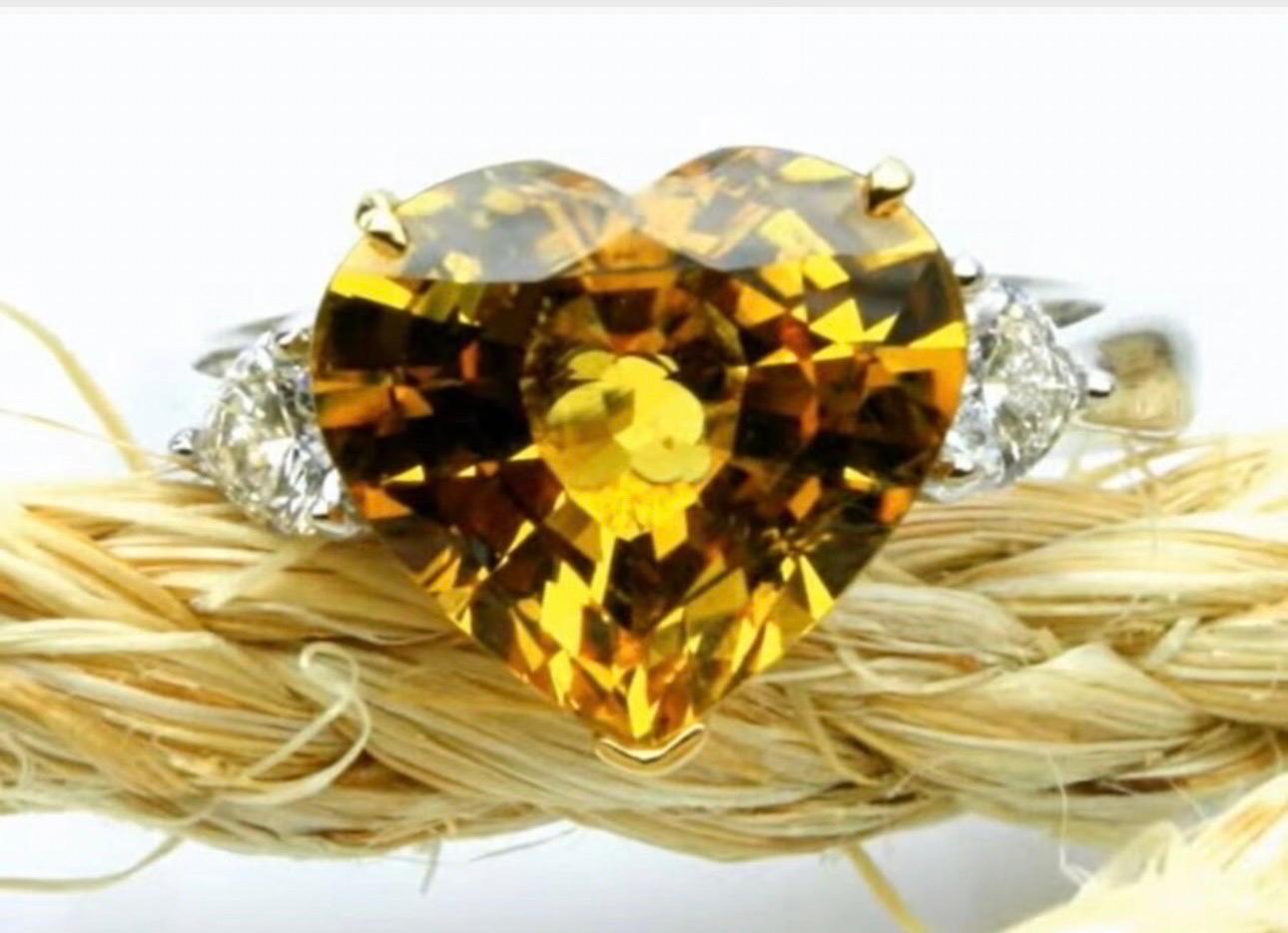 Taille cœur Saphir Bague diamant Bague diamant jaune Or 18KT Exquis en vente