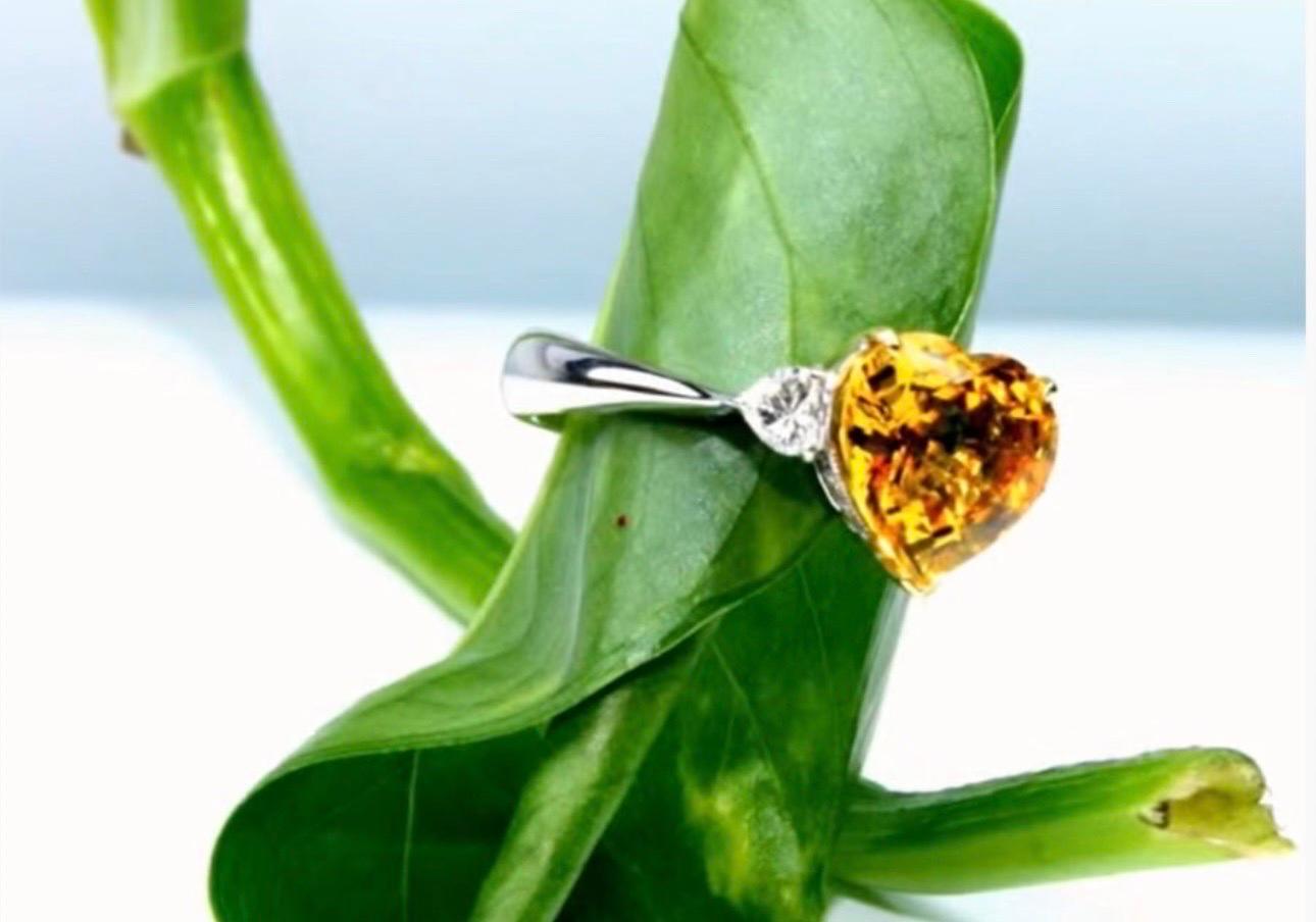 Saphir Bague diamant Bague diamant jaune Or 18KT Exquis Neuf - En vente à Boca Raton, FL
