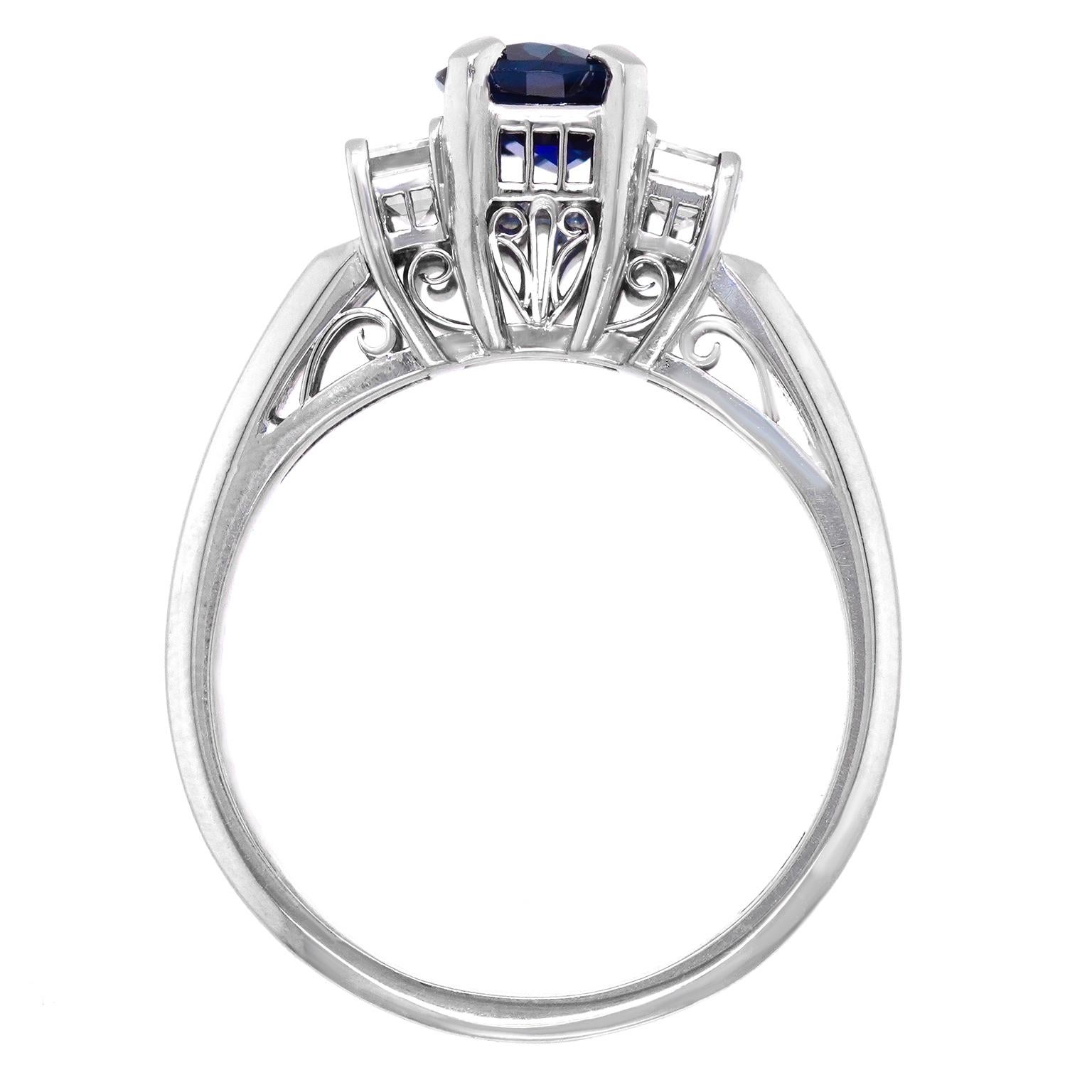 Sapphire & Diamond-set Platinum Ring For Sale 3