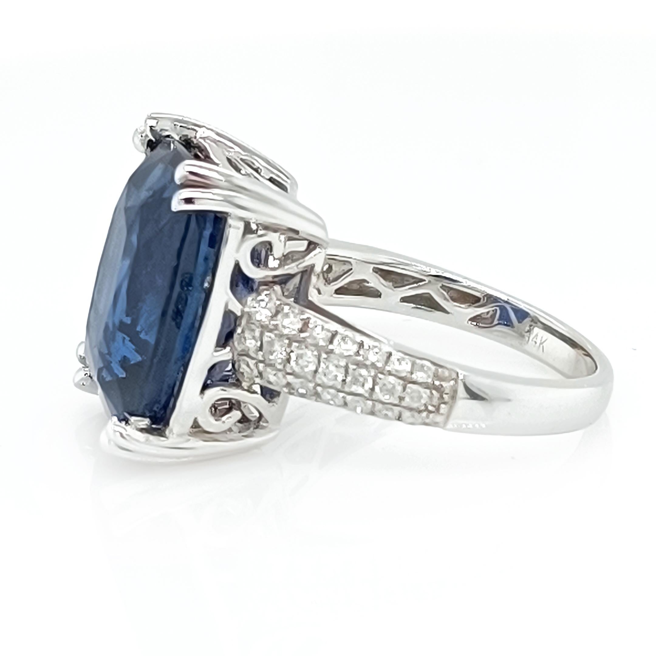 Sapphire & Diamond Solitaire Ring In New Condition For Sale In Watford, GB
