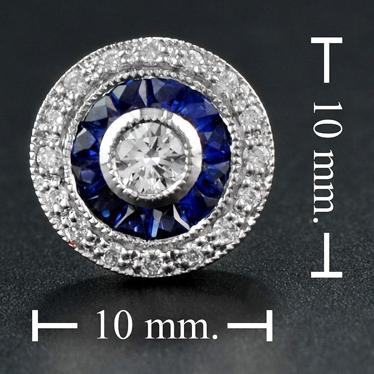 Art Deco Style Round Cut Diamond with Sapphire Stud Earrings in 18K Gold In New Condition In Bangkok, TH