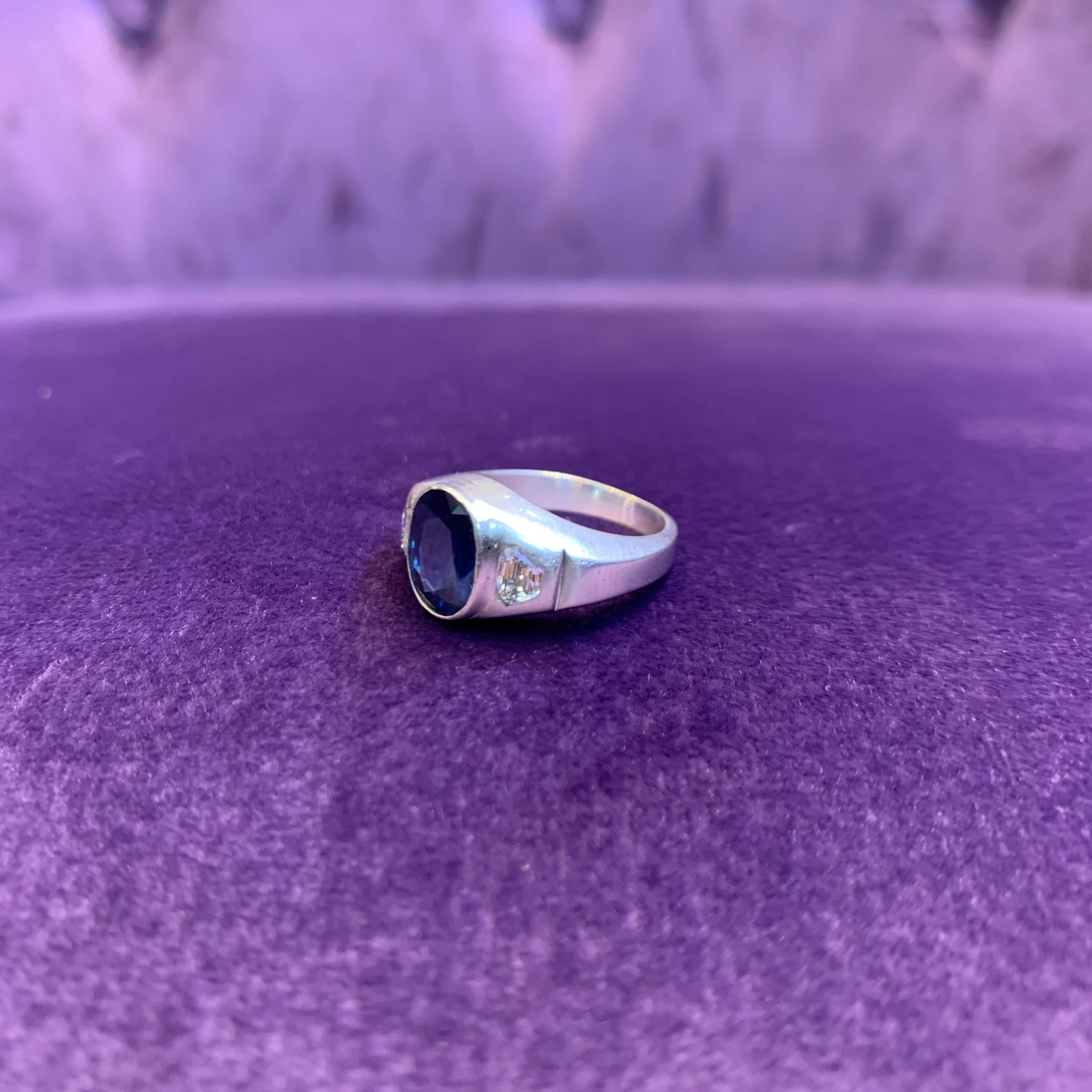 Sapphire & Diamond Three Stone Ring For Sale 2