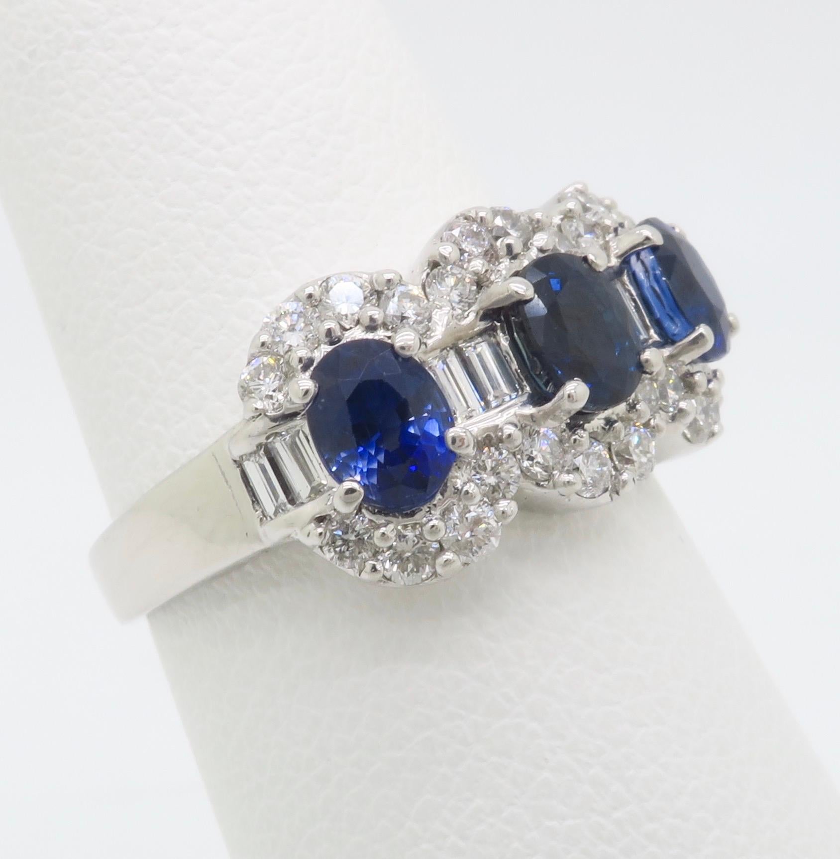 Sapphire & Diamond Three Stone Ring in 18k White Gold In New Condition For Sale In Webster, NY