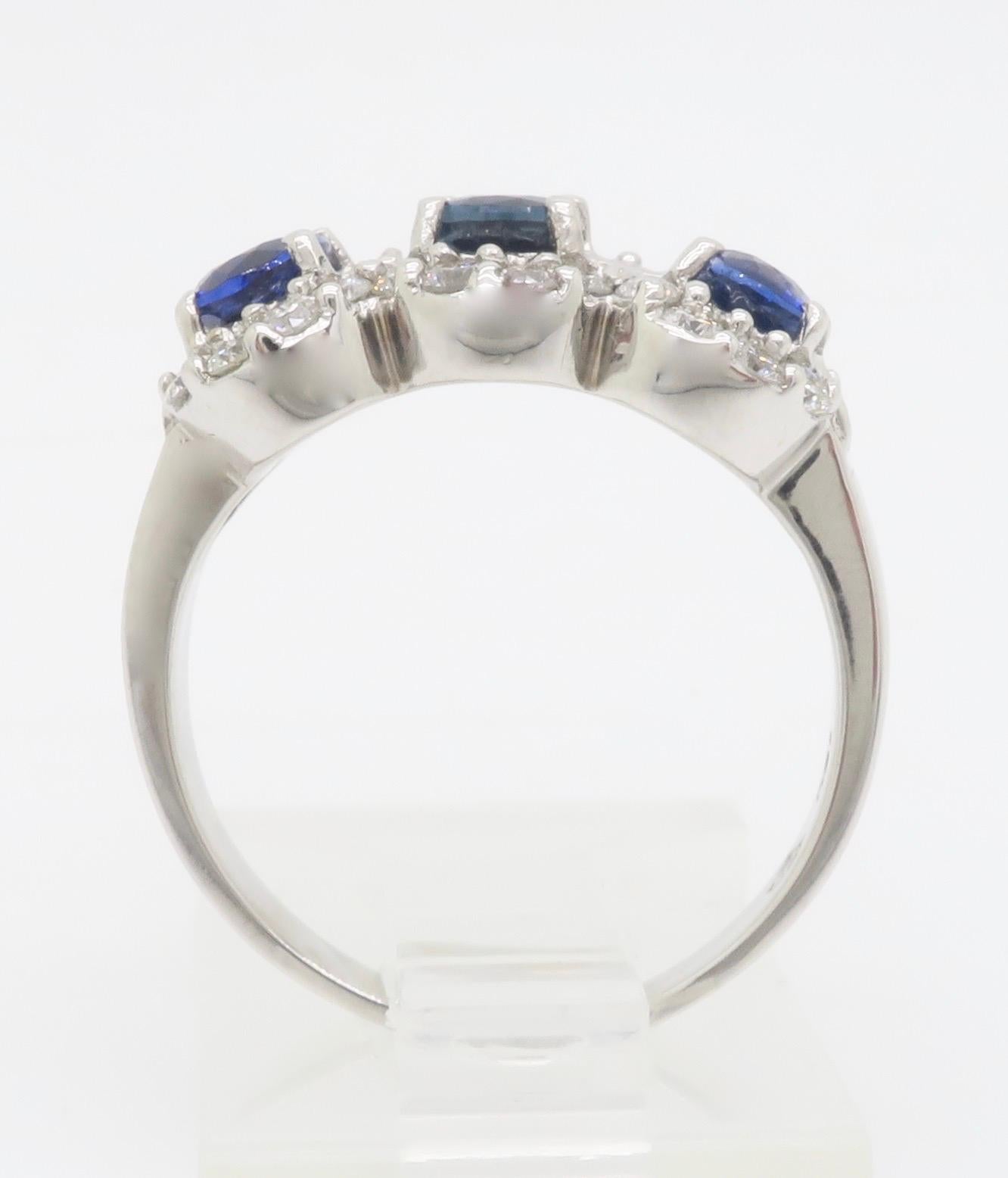 Sapphire & Diamond Three Stone Ring in 18k White Gold For Sale 3