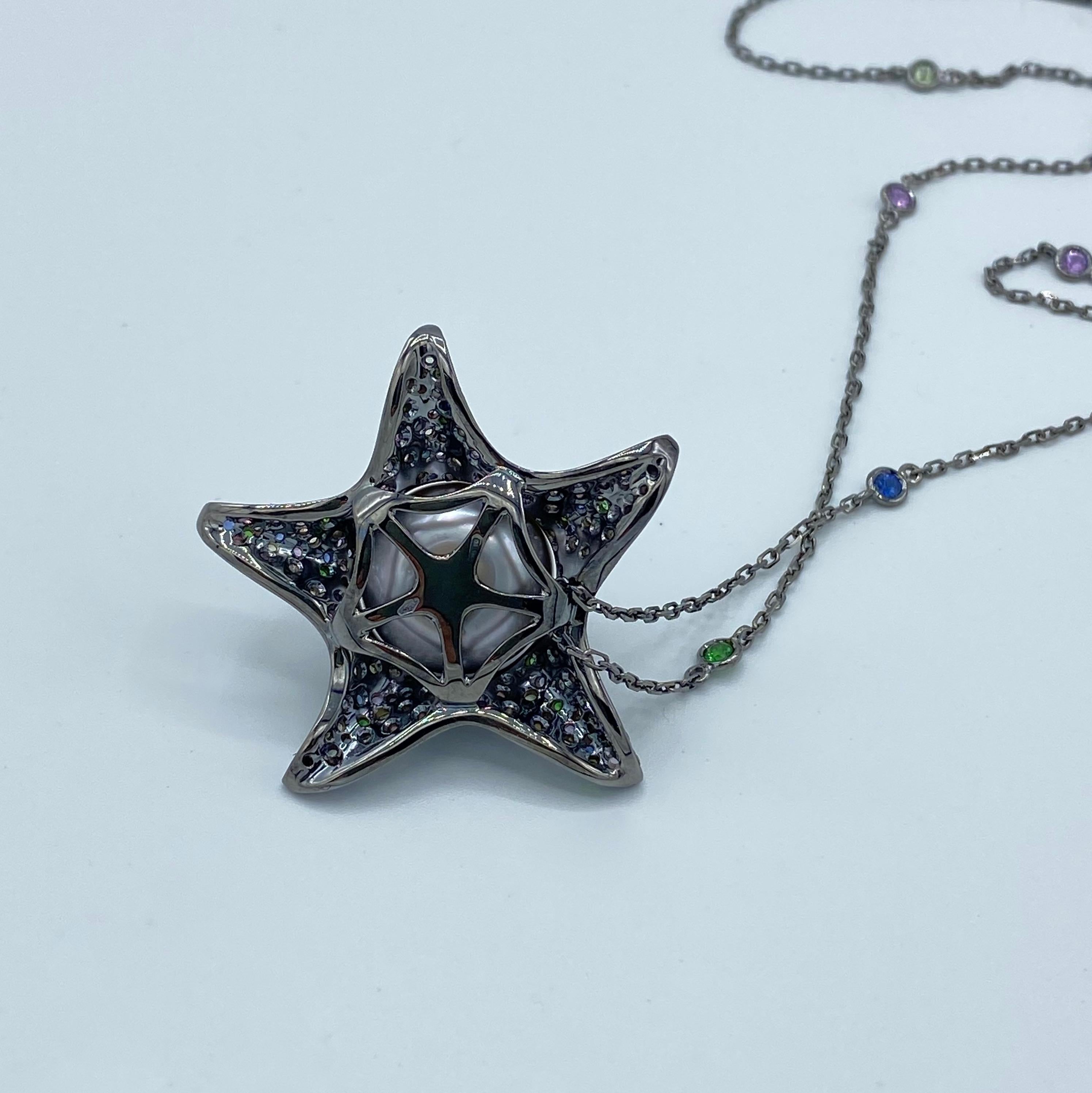 Sapphire Diamond Tsavorite Tahitian Pearl 18Kt Gold Starfish Pendant Necklace In New Condition For Sale In Bussolengo, Verona