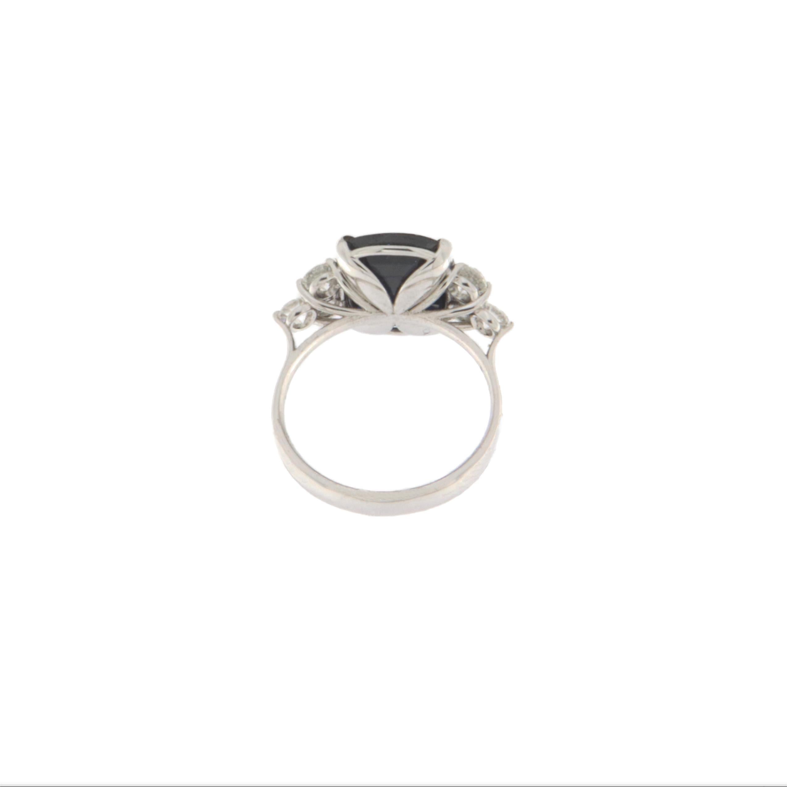 Sapphire Diamonds 18 Karat White Gold Cocktail Ring In New Condition For Sale In Marcianise, IT