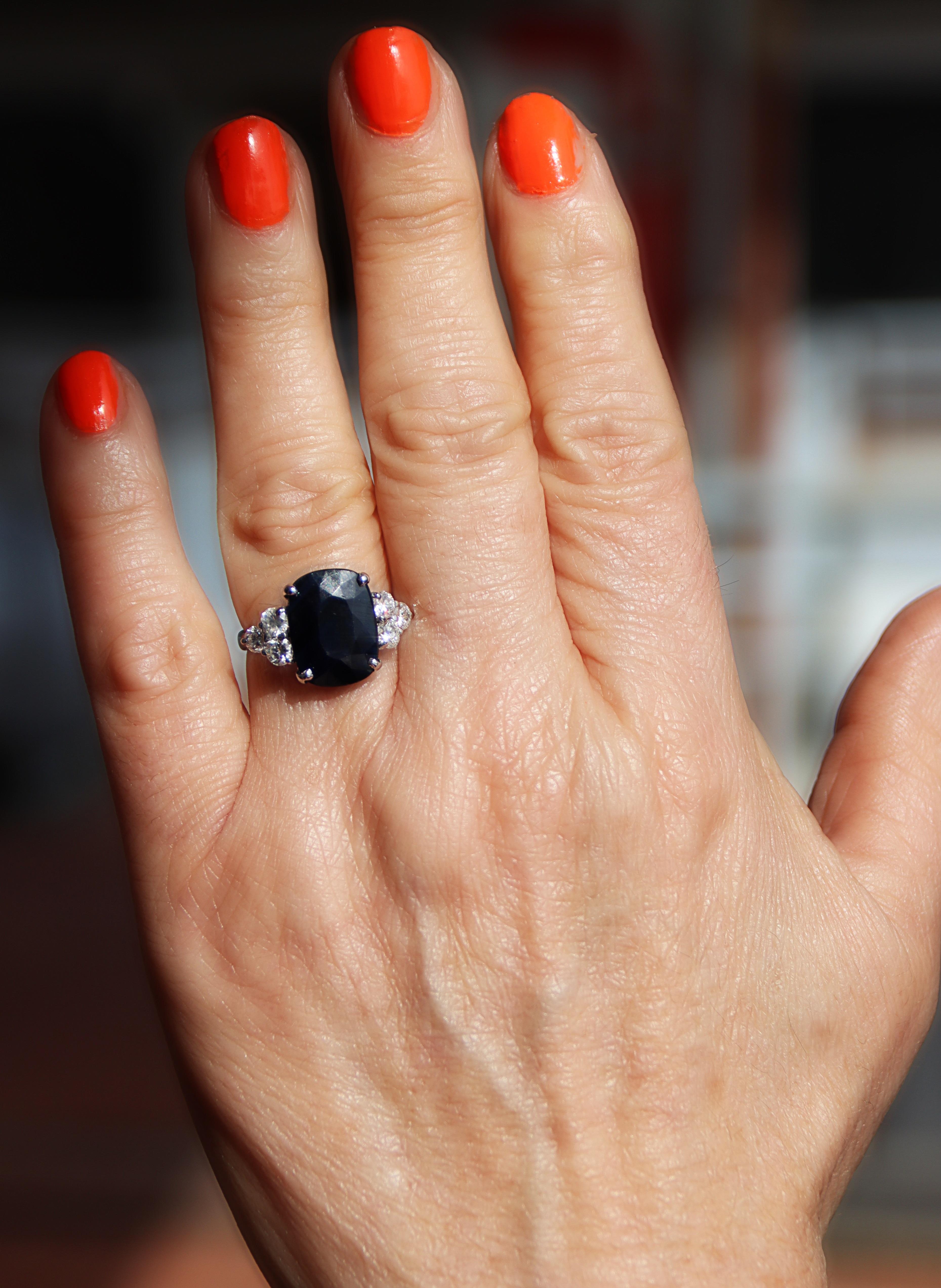Women's Sapphire Diamonds 18 Karat White Gold Cocktail Ring For Sale