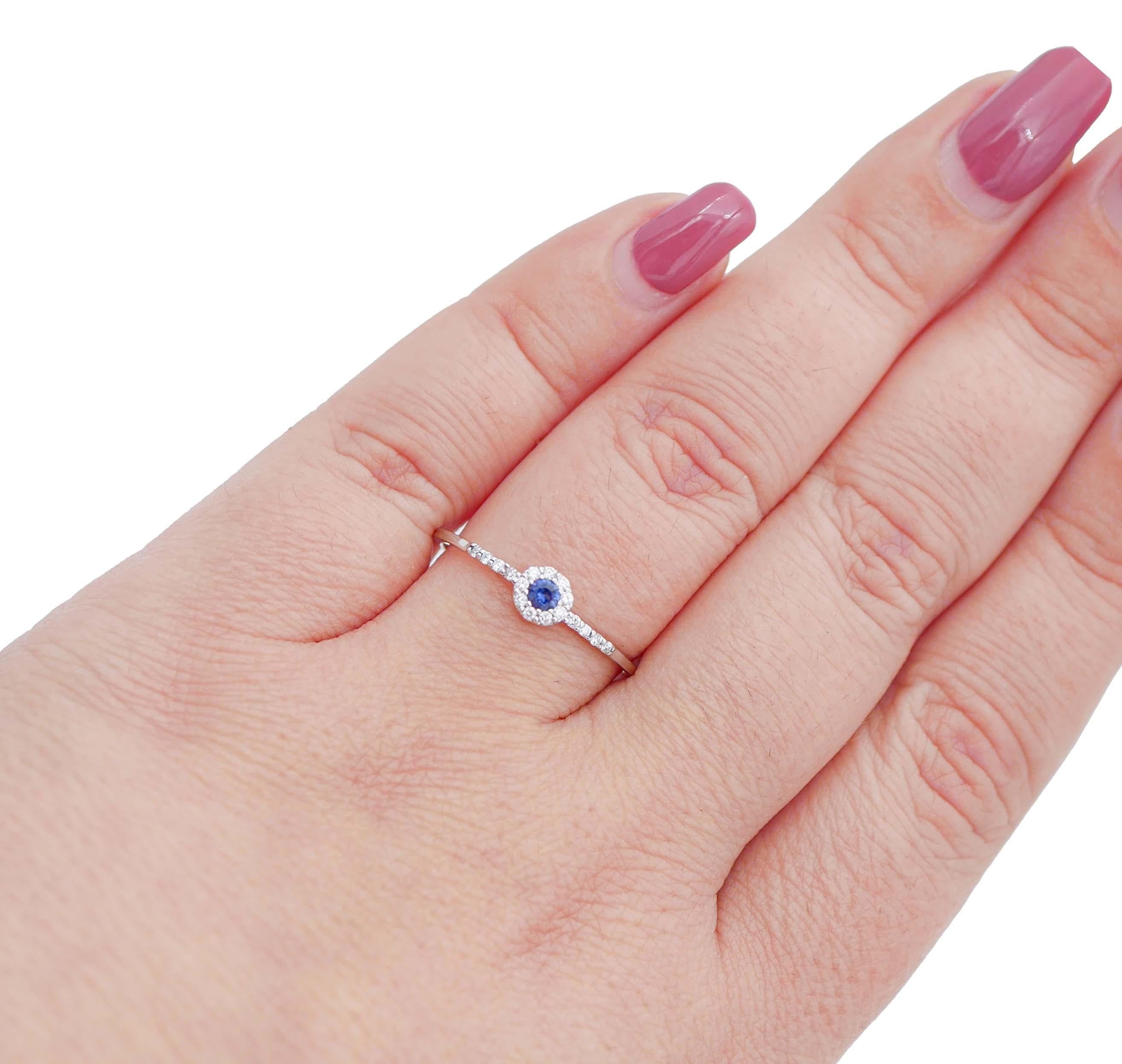 Women's Sapphire, Diamonds, 18 Karat White Gold Modern Ring For Sale