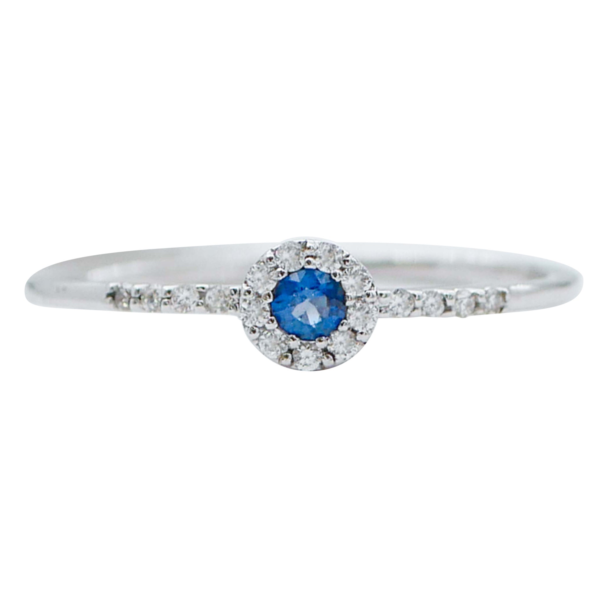 Saphir, diamants, bague moderne en or blanc 18 carats