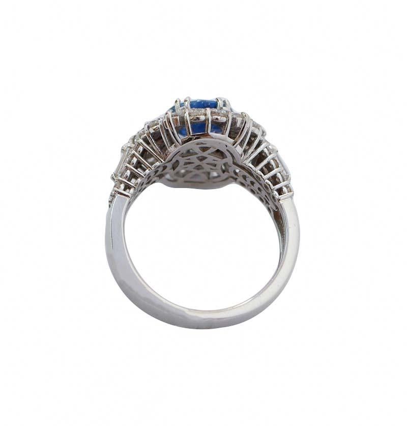Moderne Saphir, diamants, bague en or blanc 18 carats. en vente