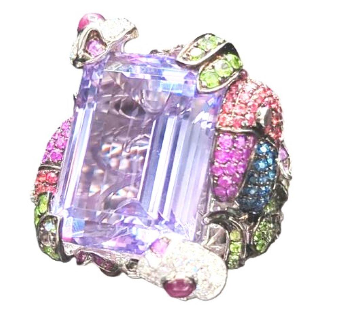 Donna Zaffiro, diamanti, pietre colorate e oro rosa 14K  Anello in vendita