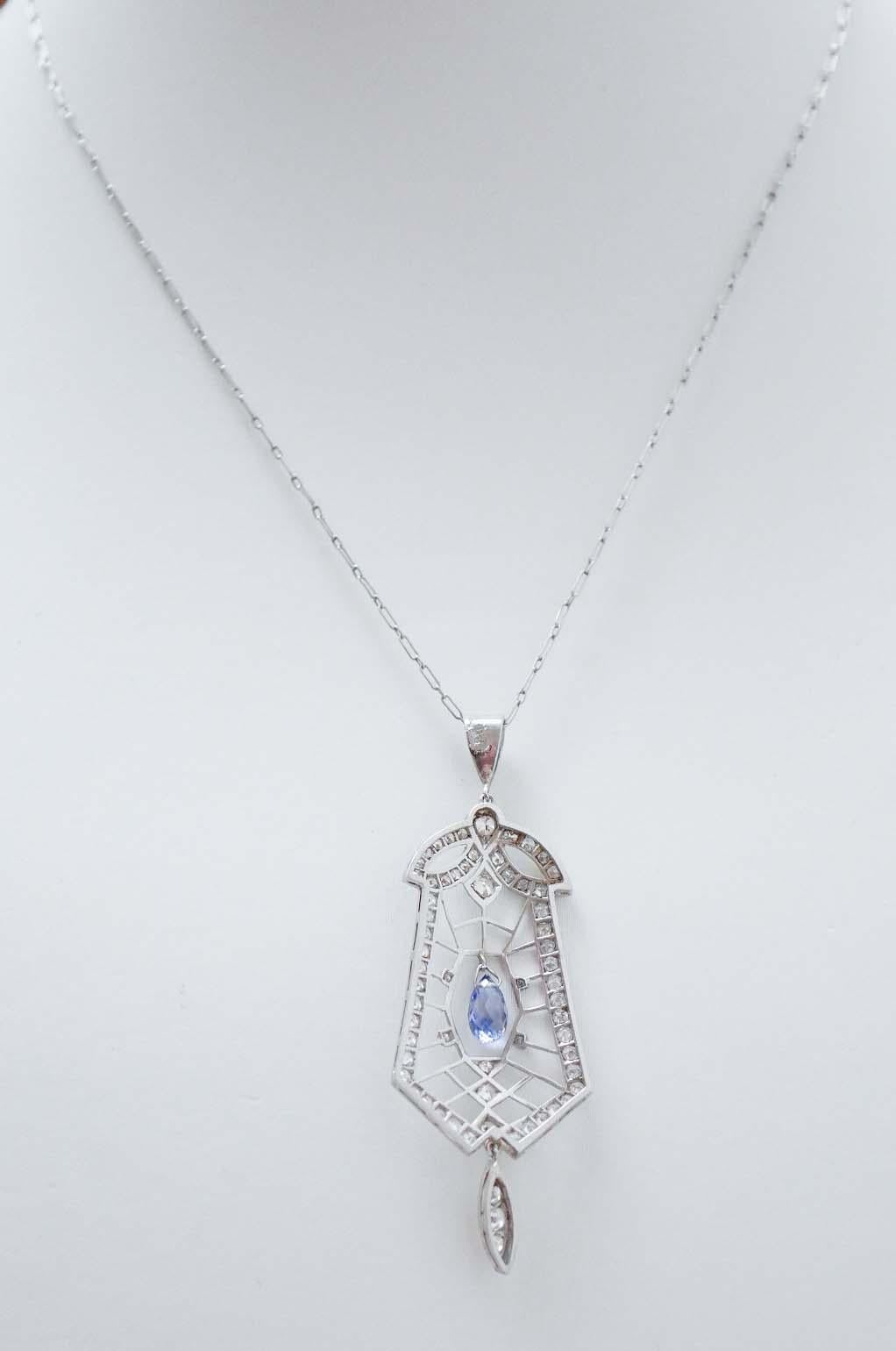 De las mujeres Colgante de zafiro, diamantes y platino. en venta