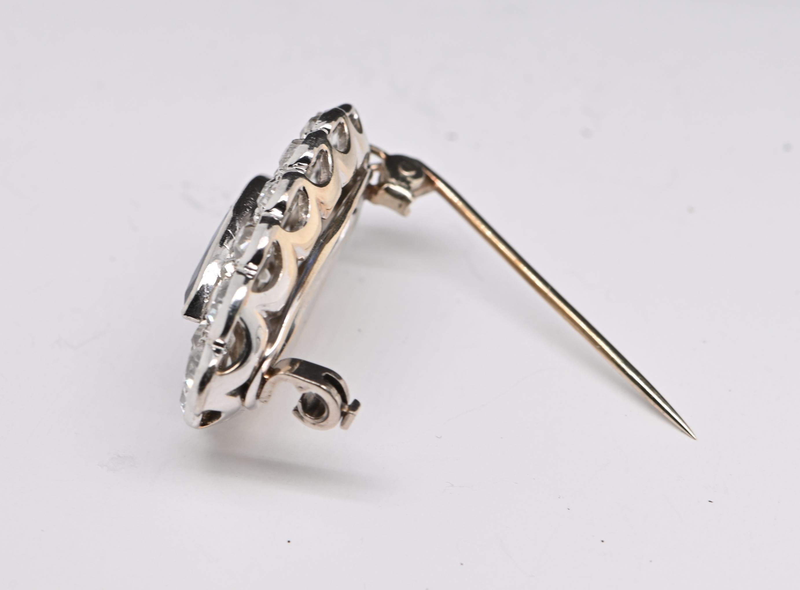 Zafiro Diamantes Oro Blanco 18 Quilates Broche Corte oval en venta