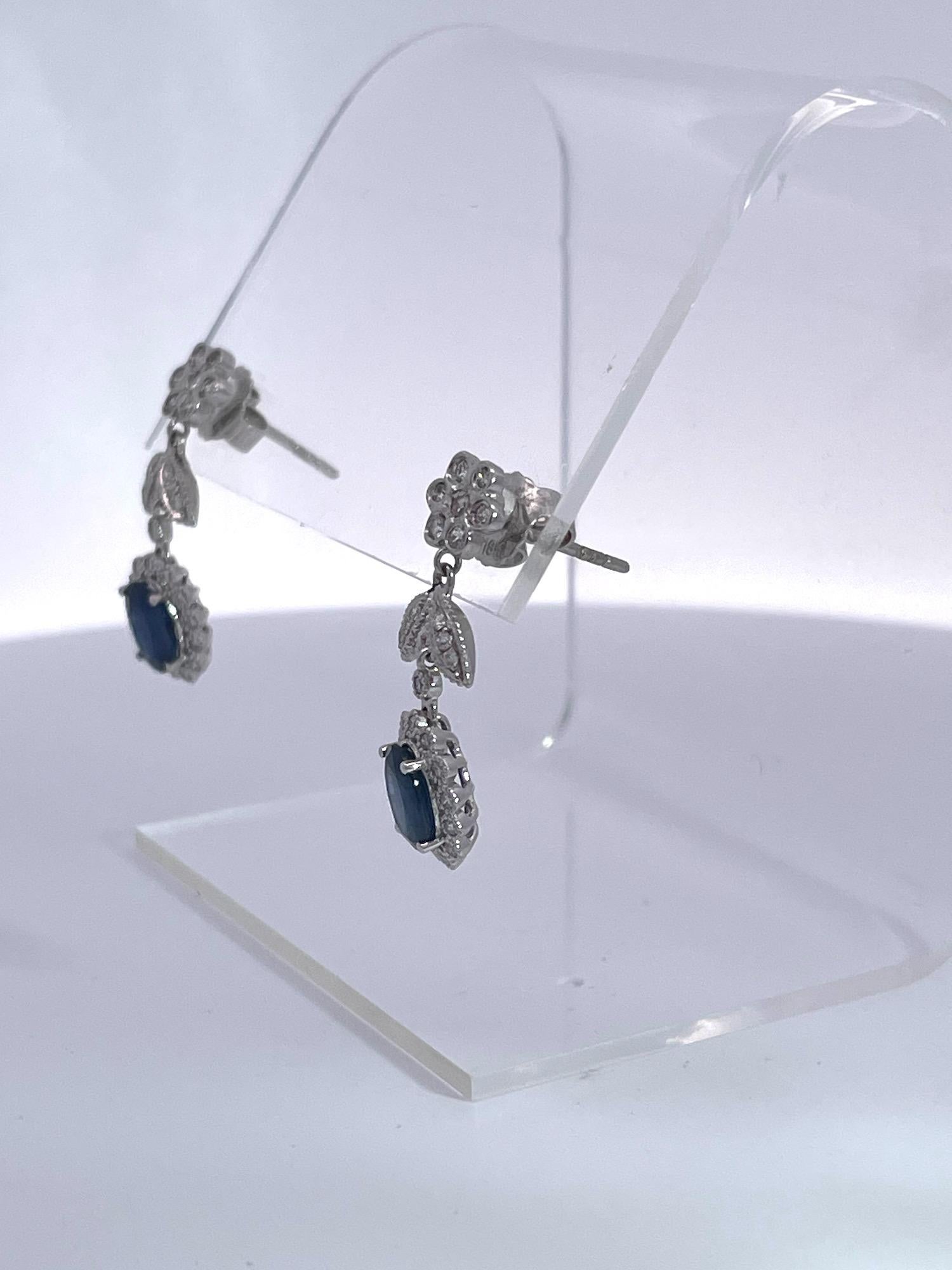 Orecchini a goccia con zaffiro e diamanti 18K In condizioni buone in vendita a North Hollywood, CA