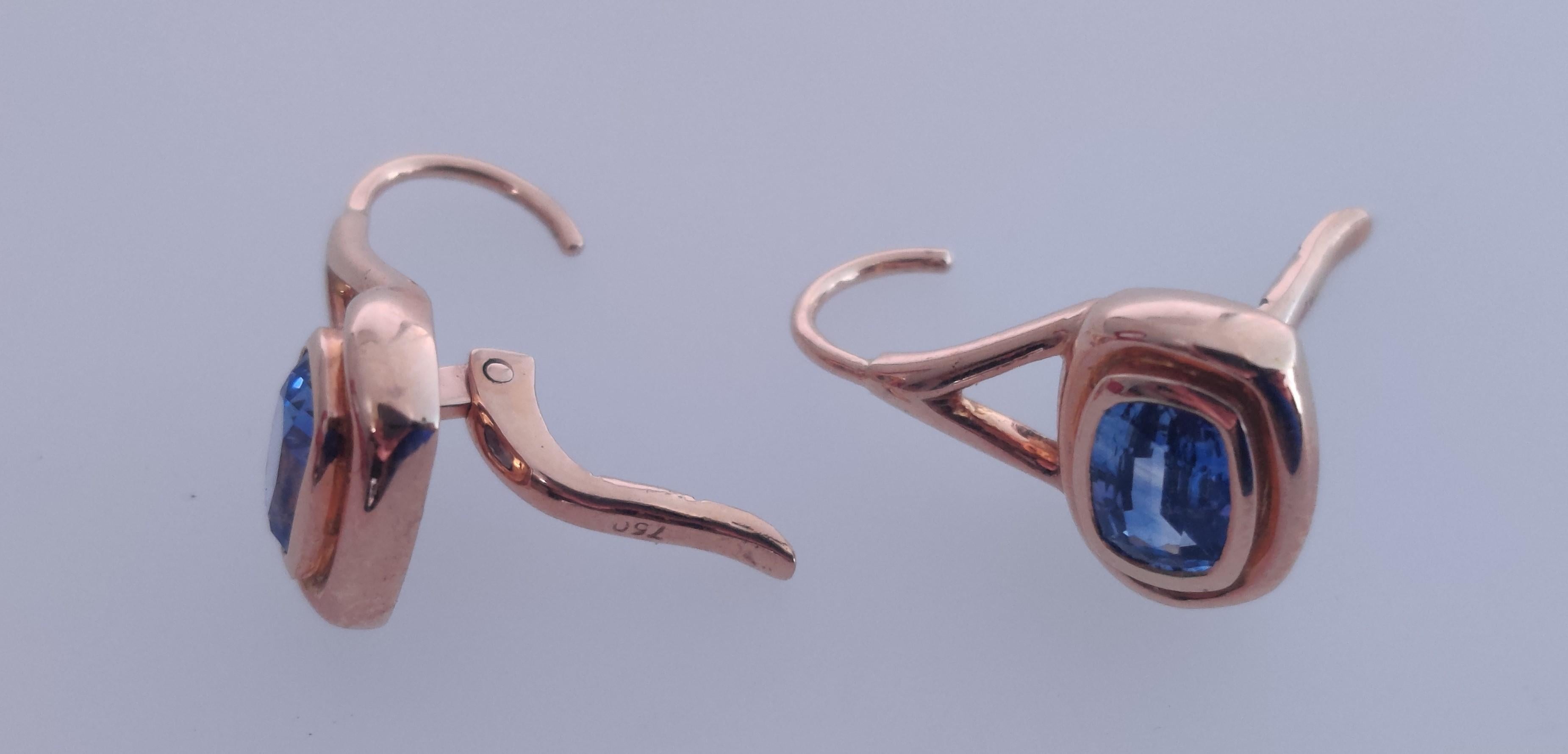 Oval Cut Sapphire Earrings hanger 18 k For Sale