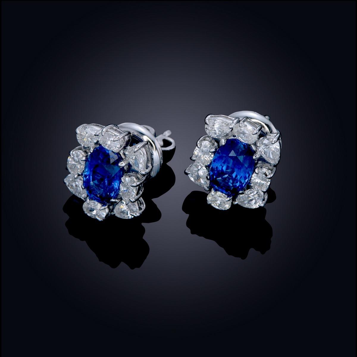 Sapphire Earrings In New Condition For Sale In Kowloon, HK