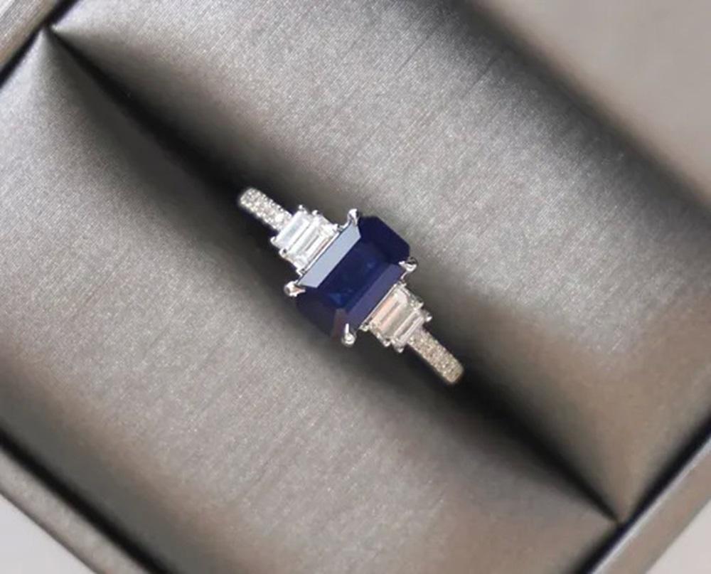 Women's Sapphire EC Ring 1.82 CTS For Sale