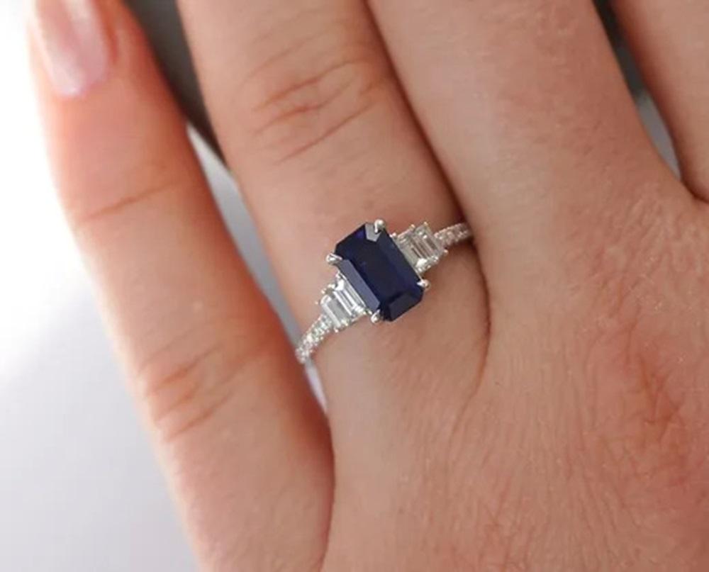 Sapphire EC Ring 1.82 CTS For Sale 1
