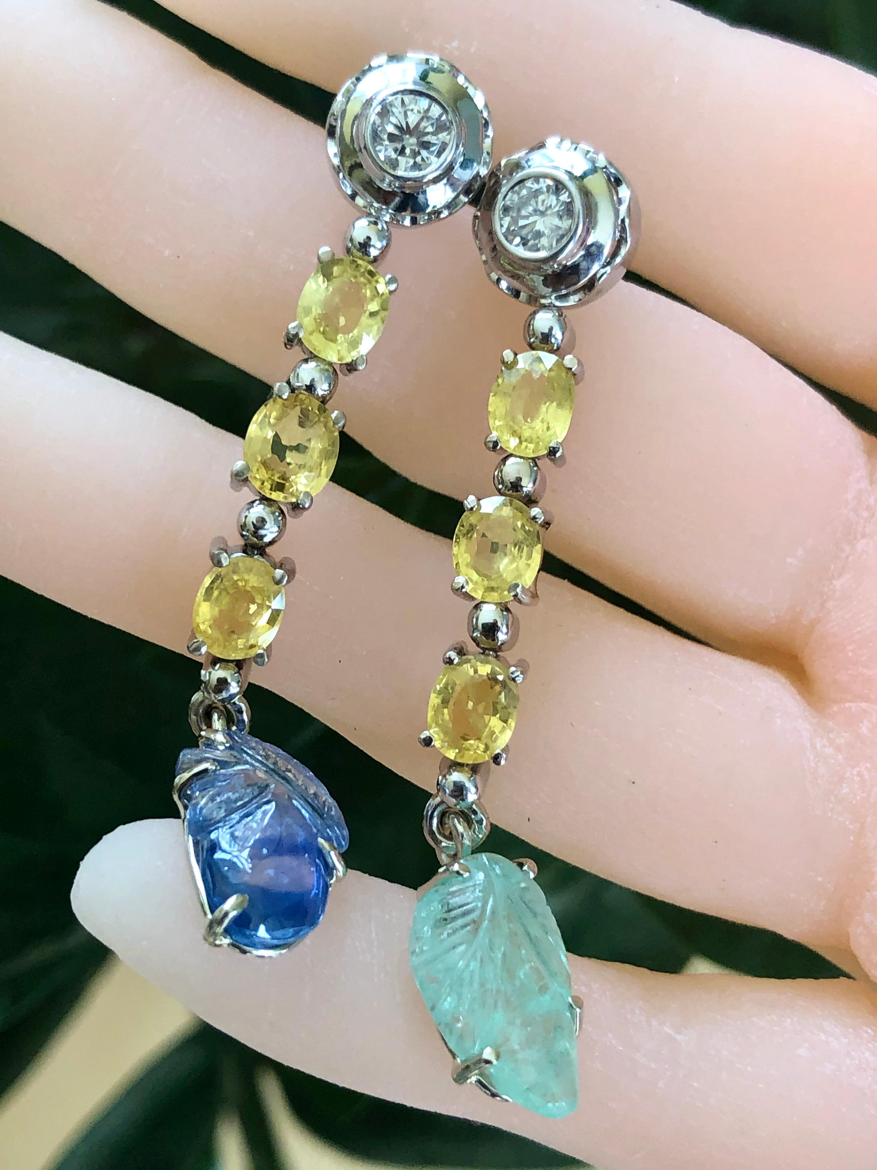 14.98 Carats Sapphire Emerald and Diamond Drop 18 Karat Gold Earrings For Sale 6