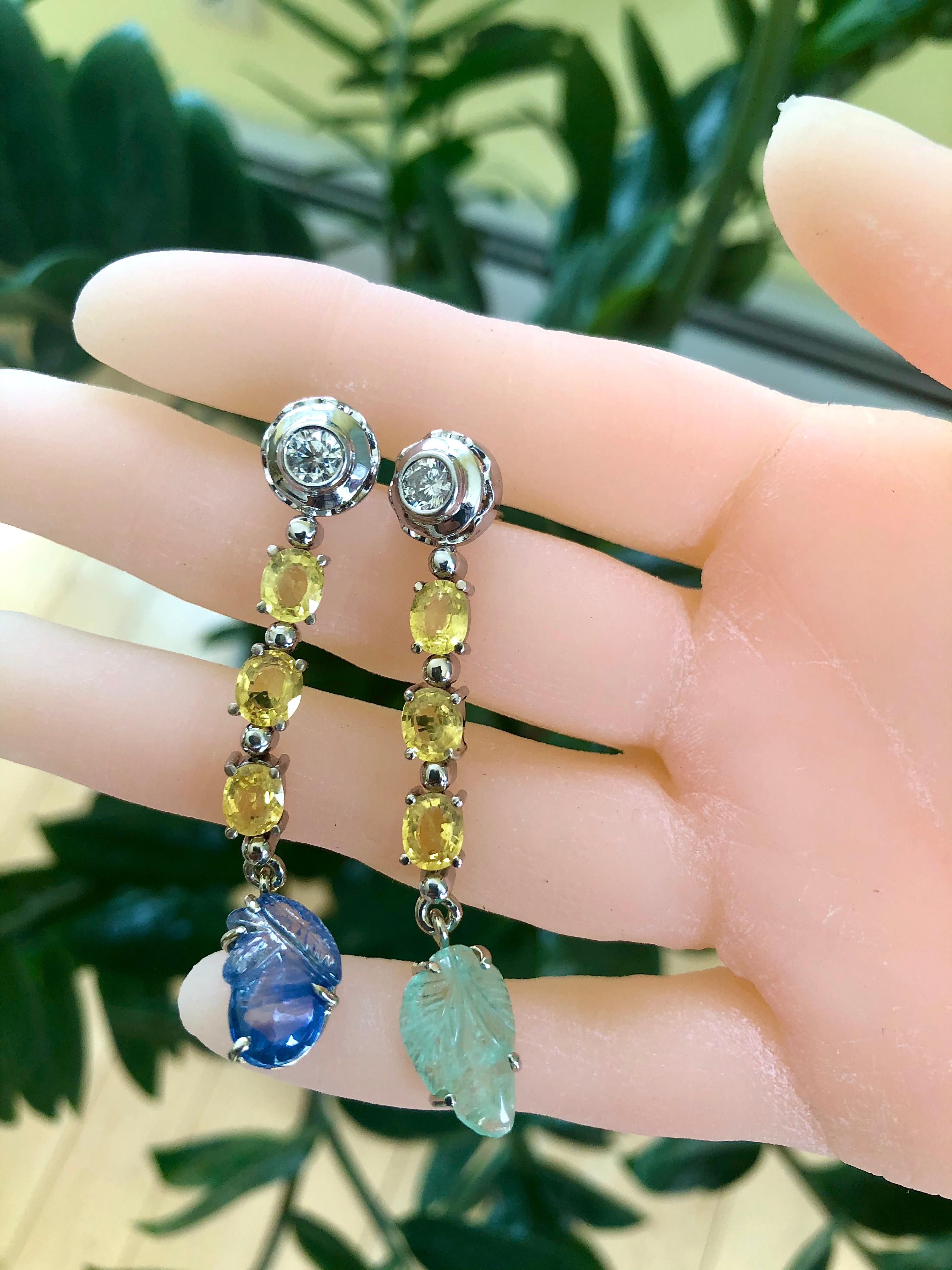 14.98 Carats Sapphire Emerald and Diamond Drop 18 Karat Gold Earrings For Sale 7