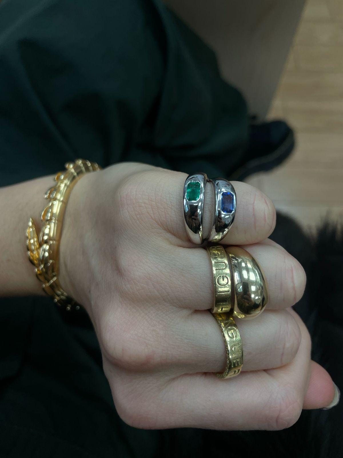 Siegelring mit Saphir und Smaragdschliff aus 14 Karat Weißgold für Damen oder Herren im Angebot